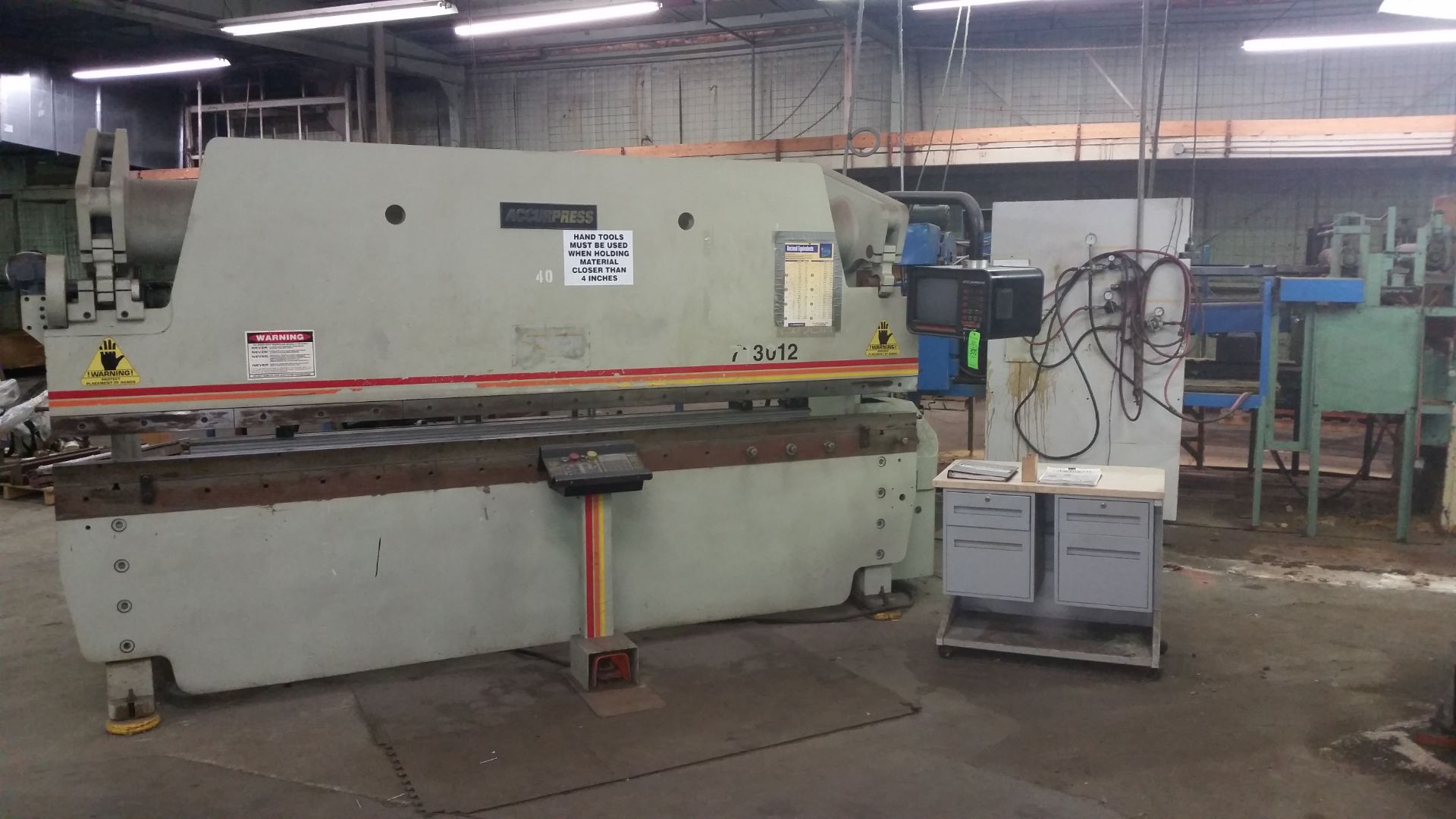 ACCUPRESS POWER SHEAR; M# 713012; S# 5216; 130TONNAGE; 12' BED