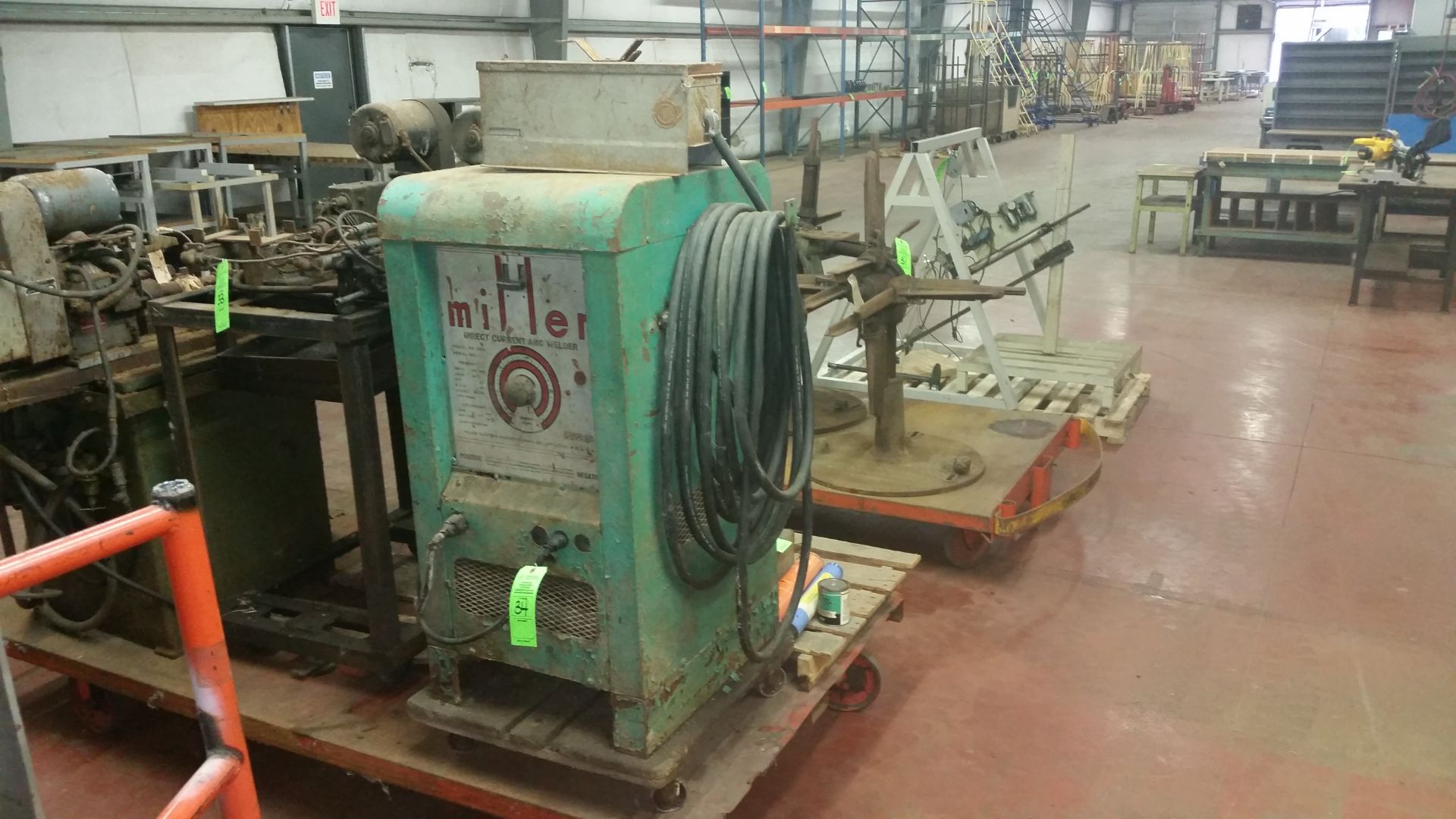 MILLER DC ARC WELDER; M#    SR300; S# 25617