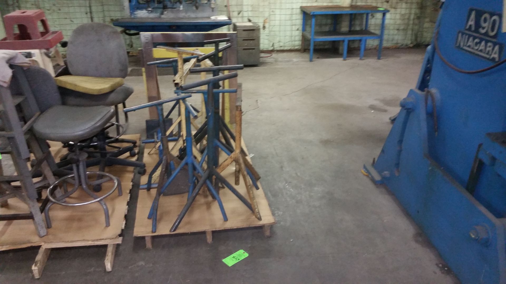 PALLET OF STANDS