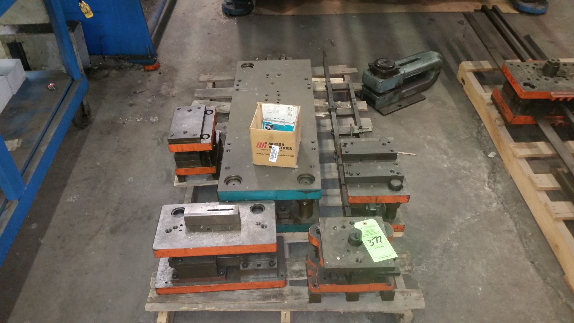 PALLET OF DIES - Image 2 of 2