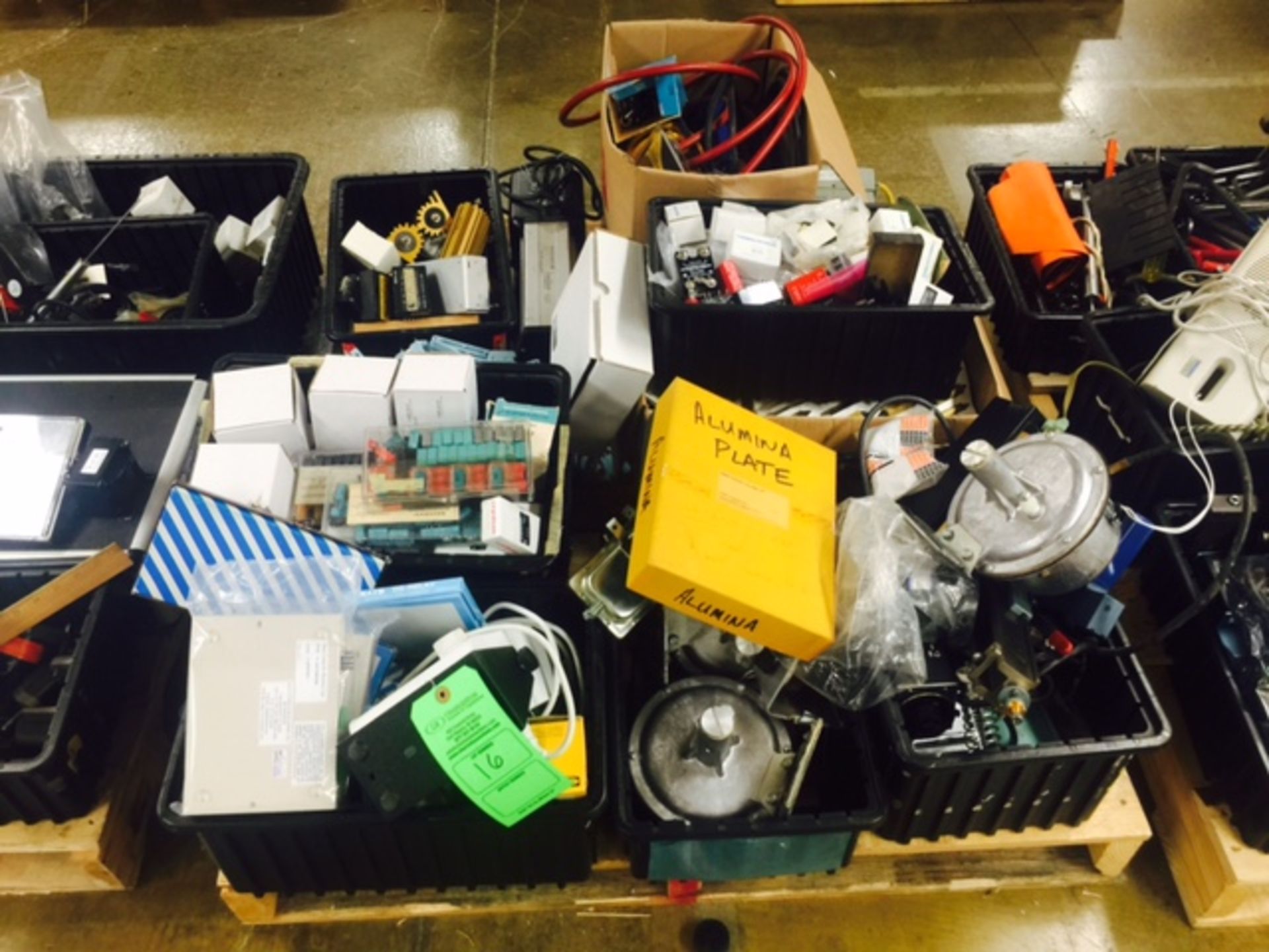 PALLET OF MISC TOOLS  (Multiple locations. Please see full description)
