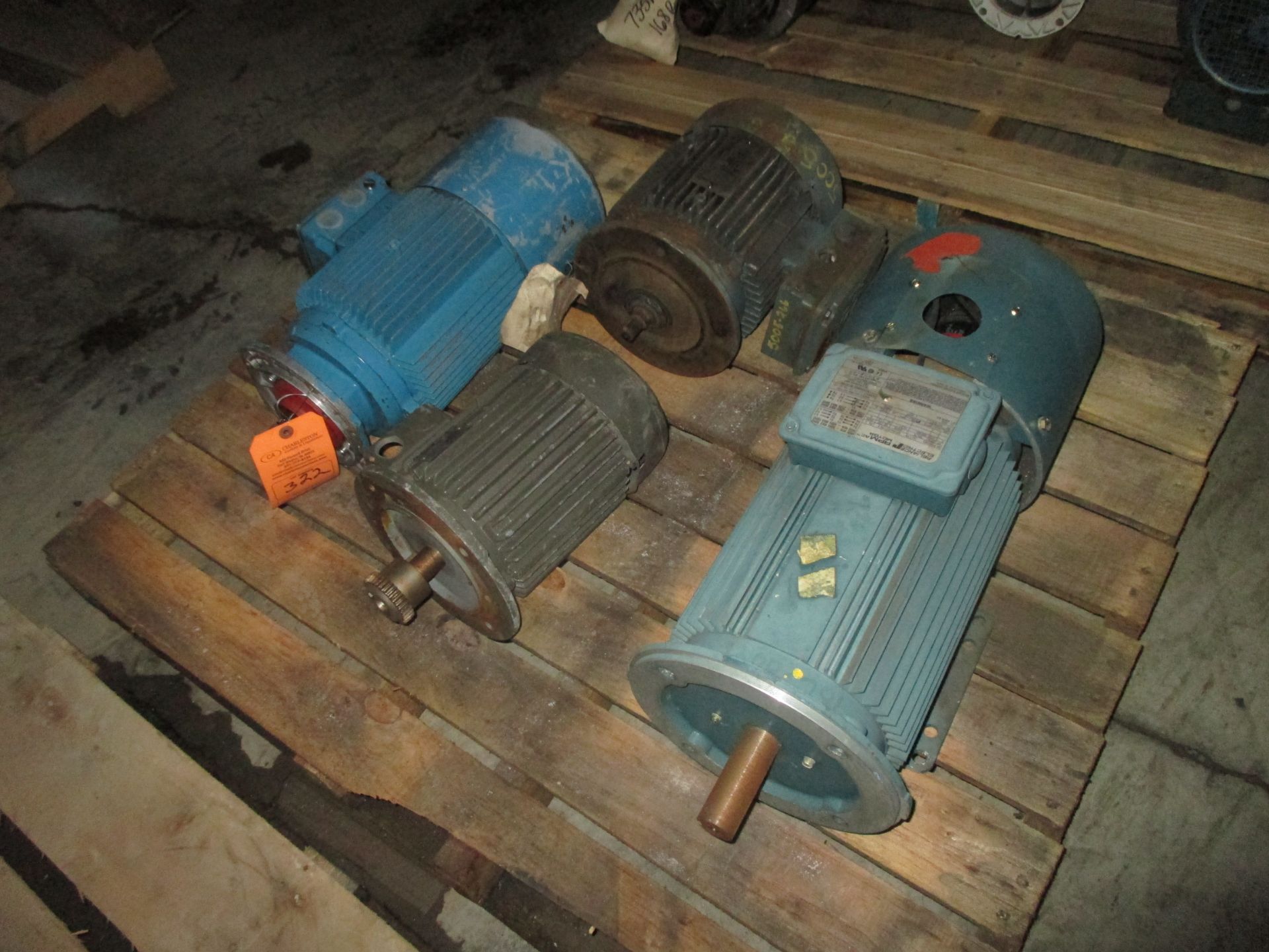 PALLET OF MOTORS INCLUDING RELIANCE ELECTRIC M#P18A6304; 5HP; SEW EURODRIVE TYPE SJ2DT9054; 1.