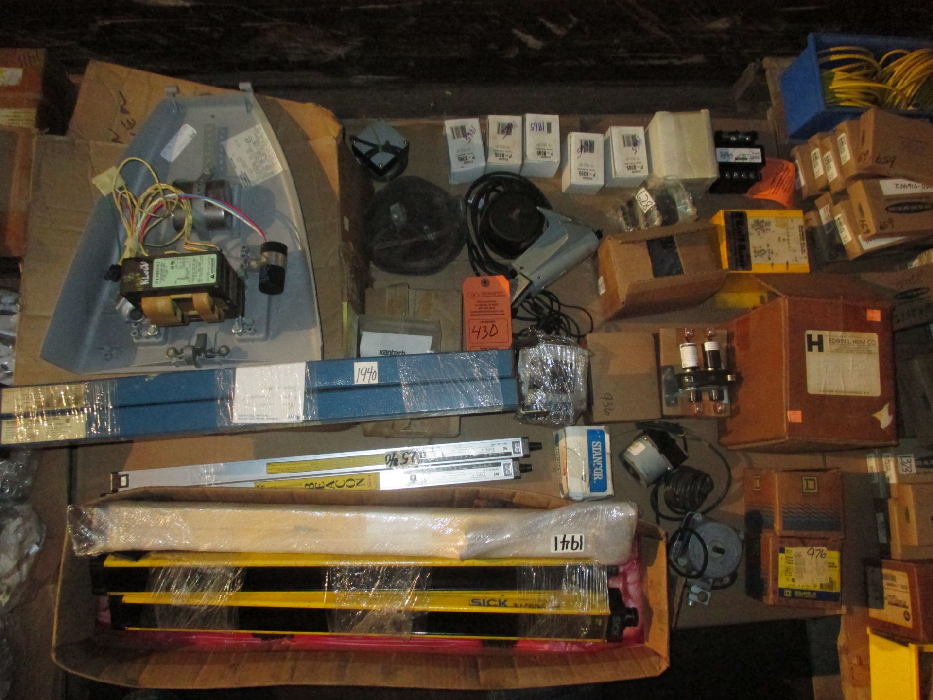 PALLET OF MISC/MRO INCLUDING HUBBEL RLD-255353; SICK 30FSG; SQUARE D 9070T100D3; DURA KOOL