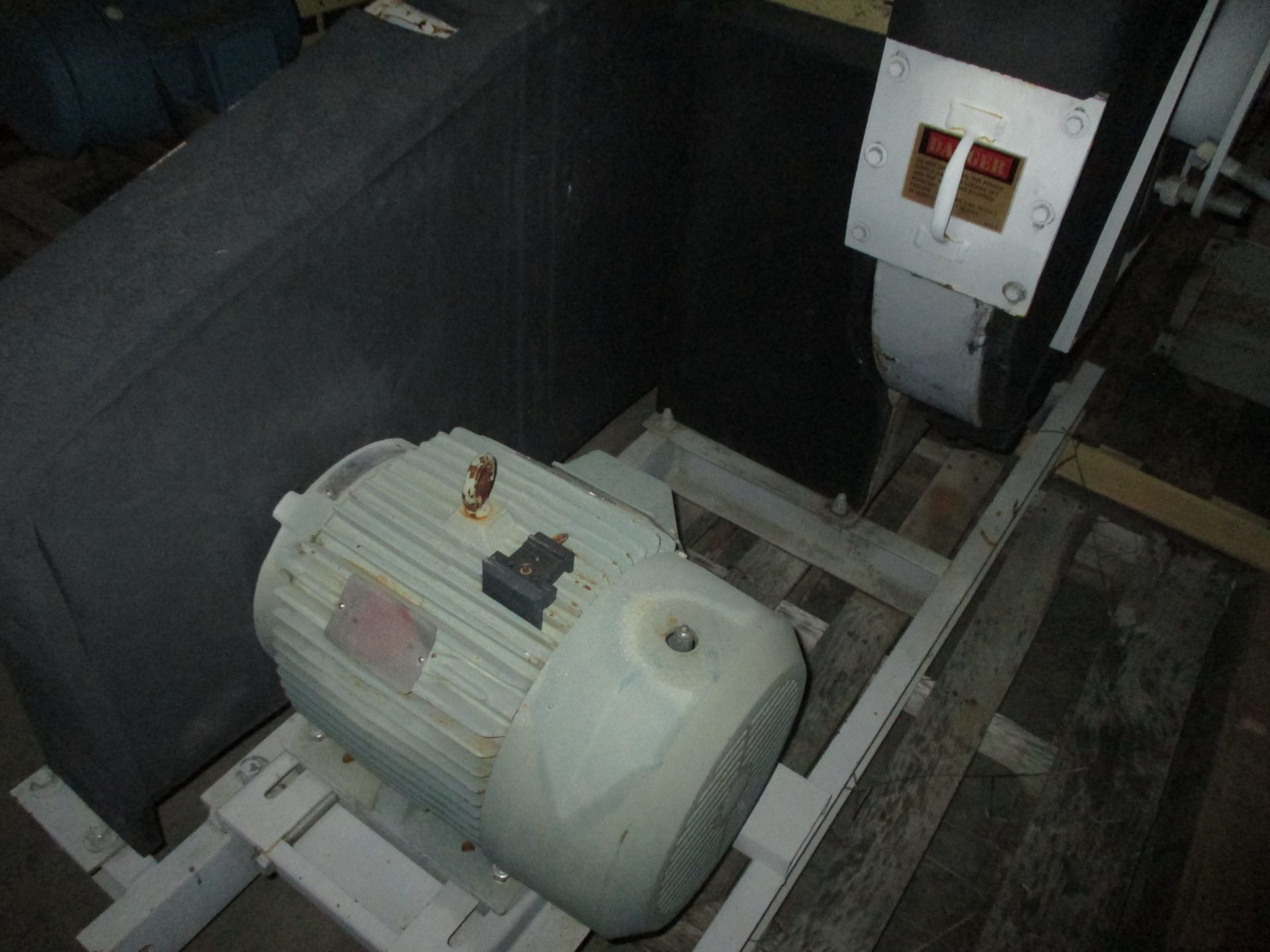 LARGE BLOWER W/ RELIANCE ELECTRIC DUTY MASTER MOTOR; 20HP; 60HZ; 3PH; 460VOLTS(LOCATED AT 7939 - Image 2 of 2