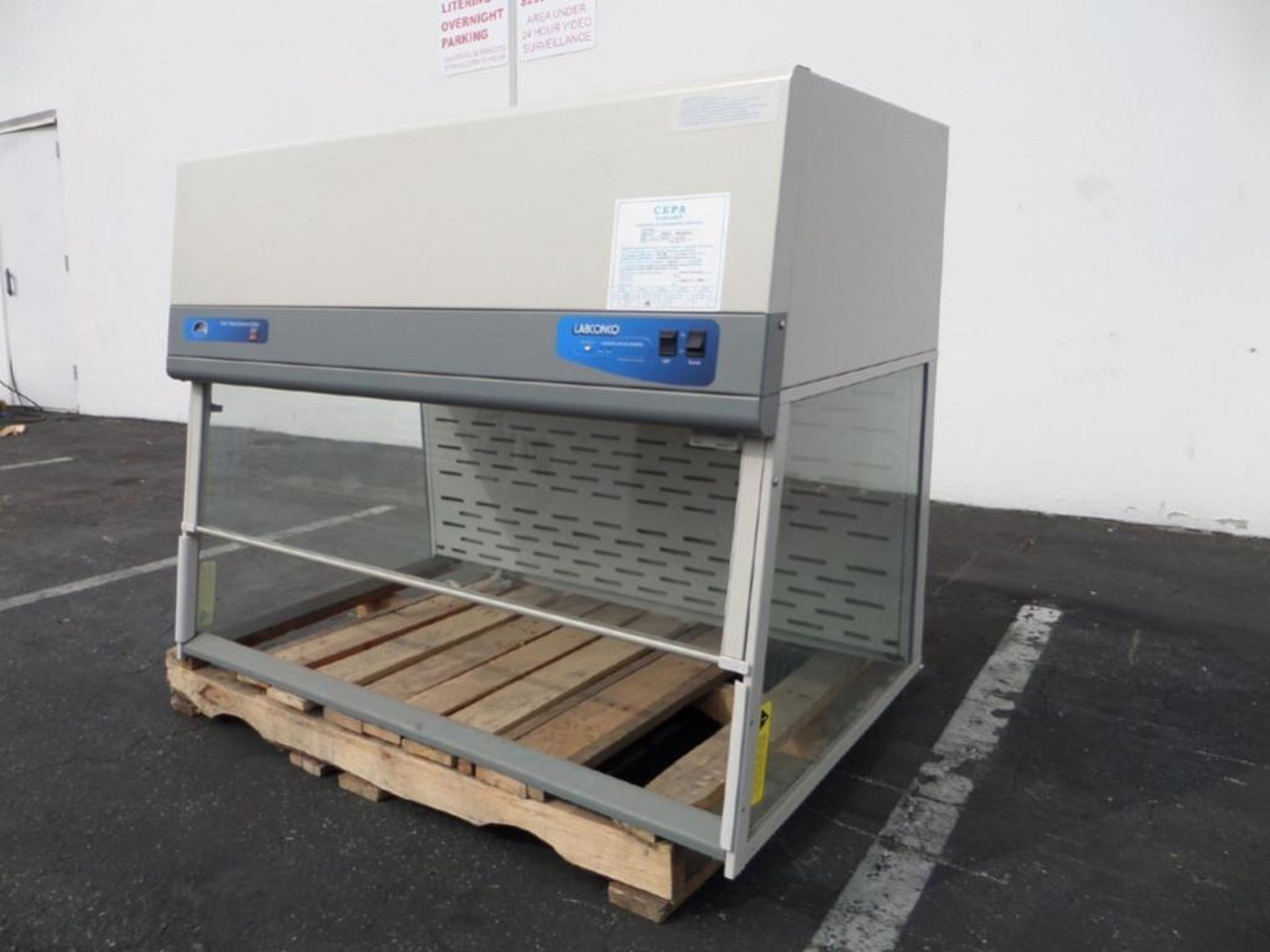 Labconco Filtered Balanced Safety Cabinet - Image 2 of 22