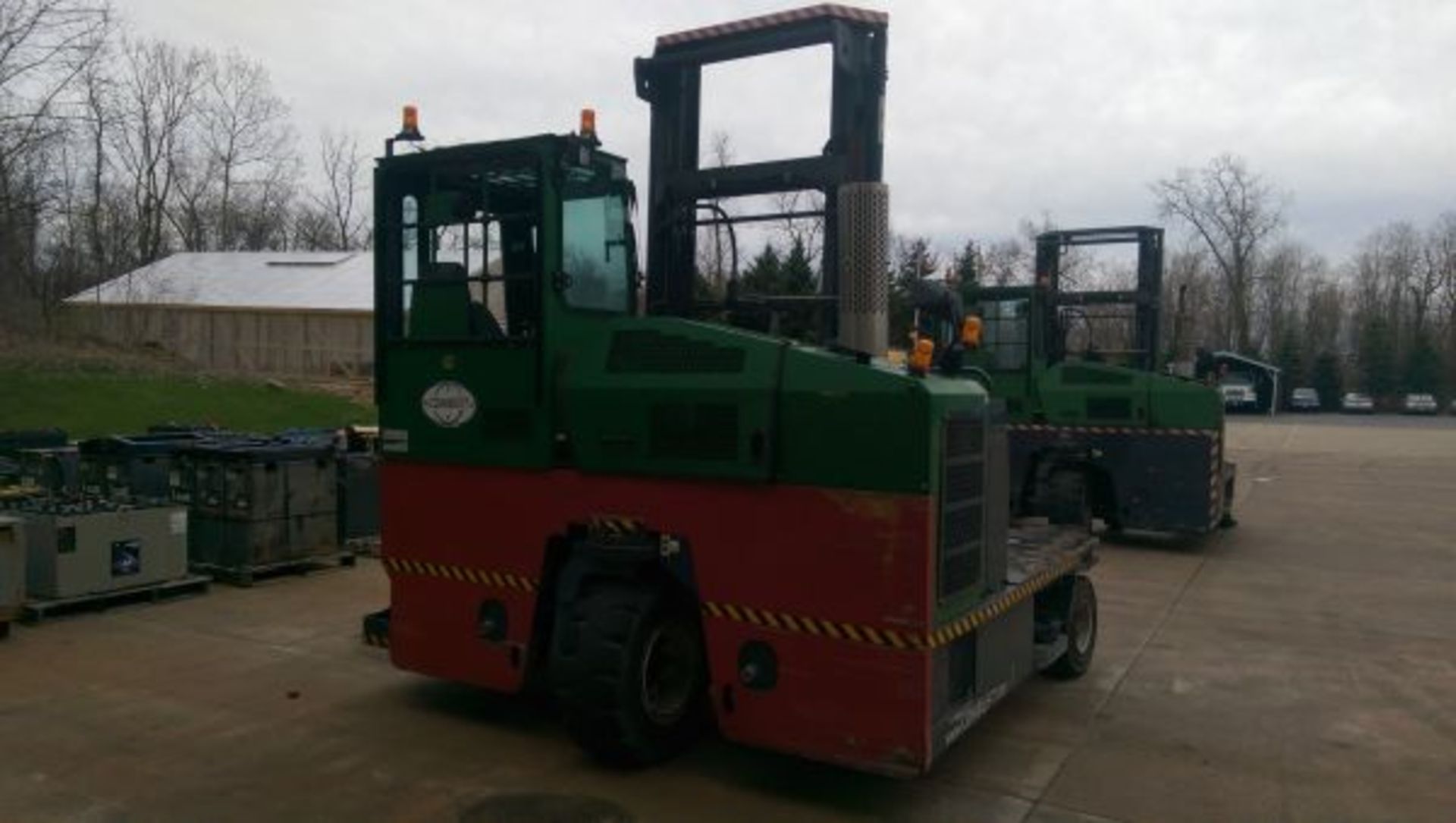 **14,000 LB COMBILIFT MODEL C14000 PNEUMATIC TIRE DIESEL POWER SIDE LOADER; S/N 12903, 2,846 - Bild 2 aus 9