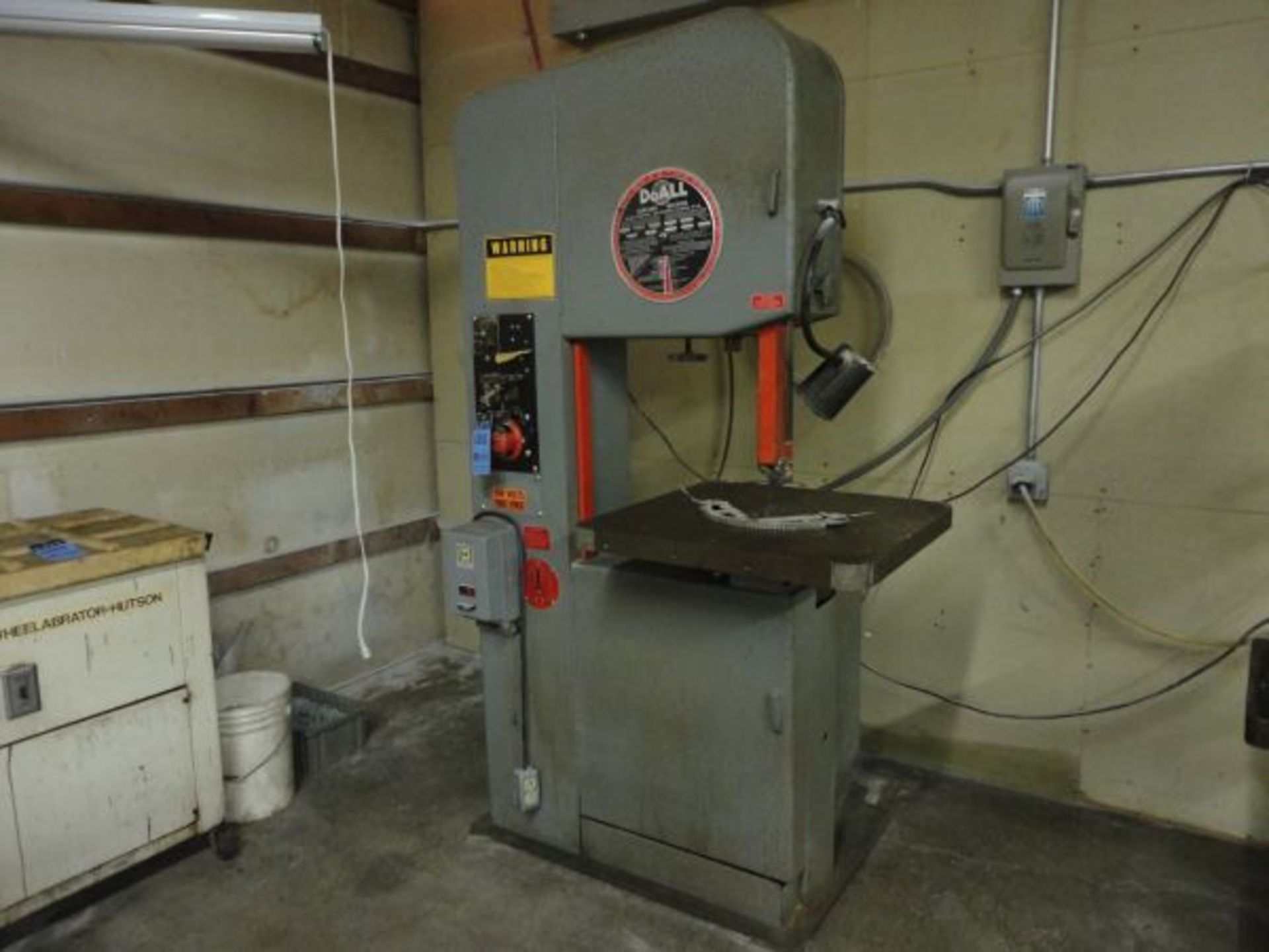 20" DOALL MODEL 2013-V VERTICAL BAND SAW WITH BLADE WELDER; S/N 439-84234