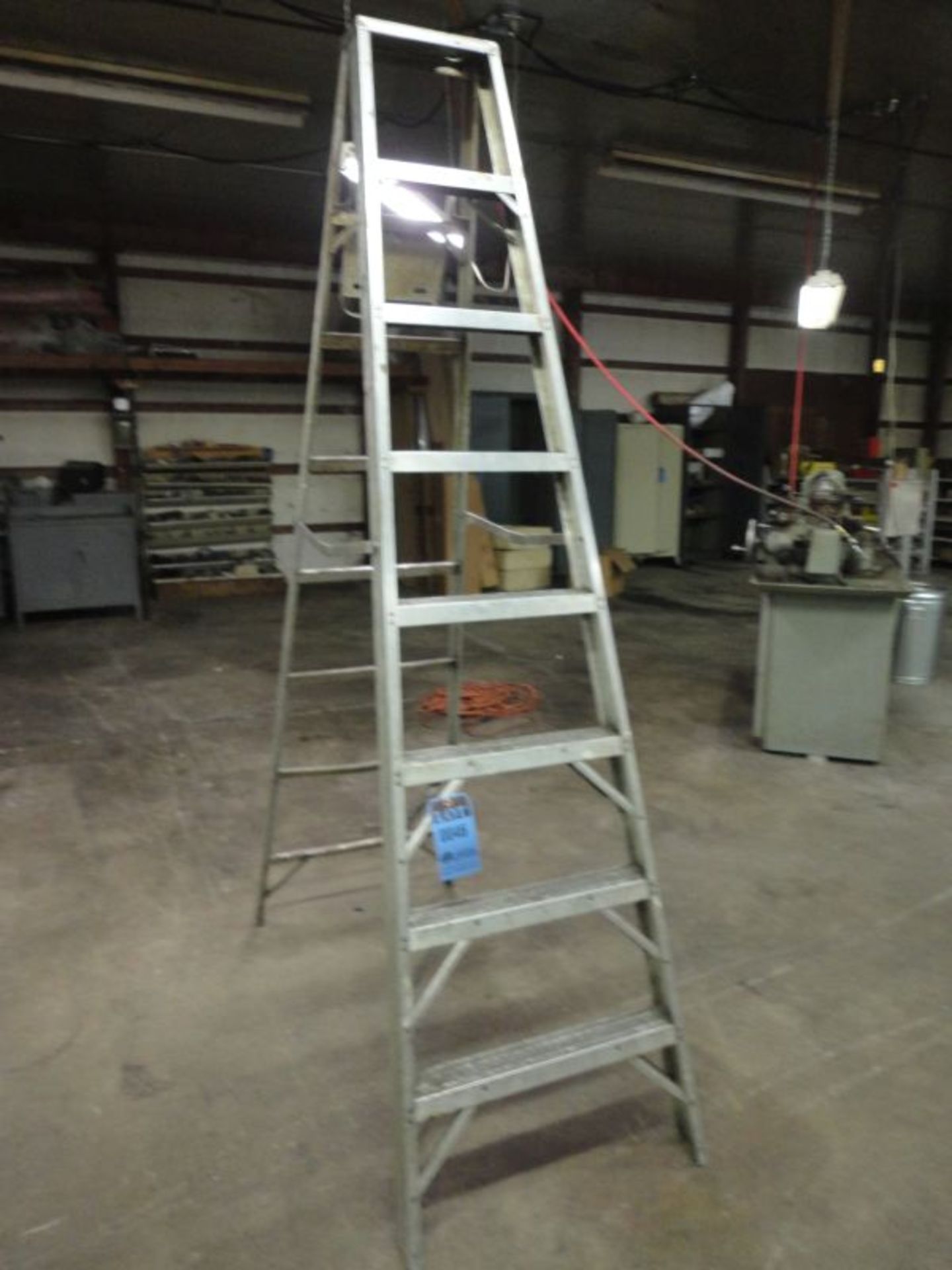 8' ALUMINUM STEP LADDER