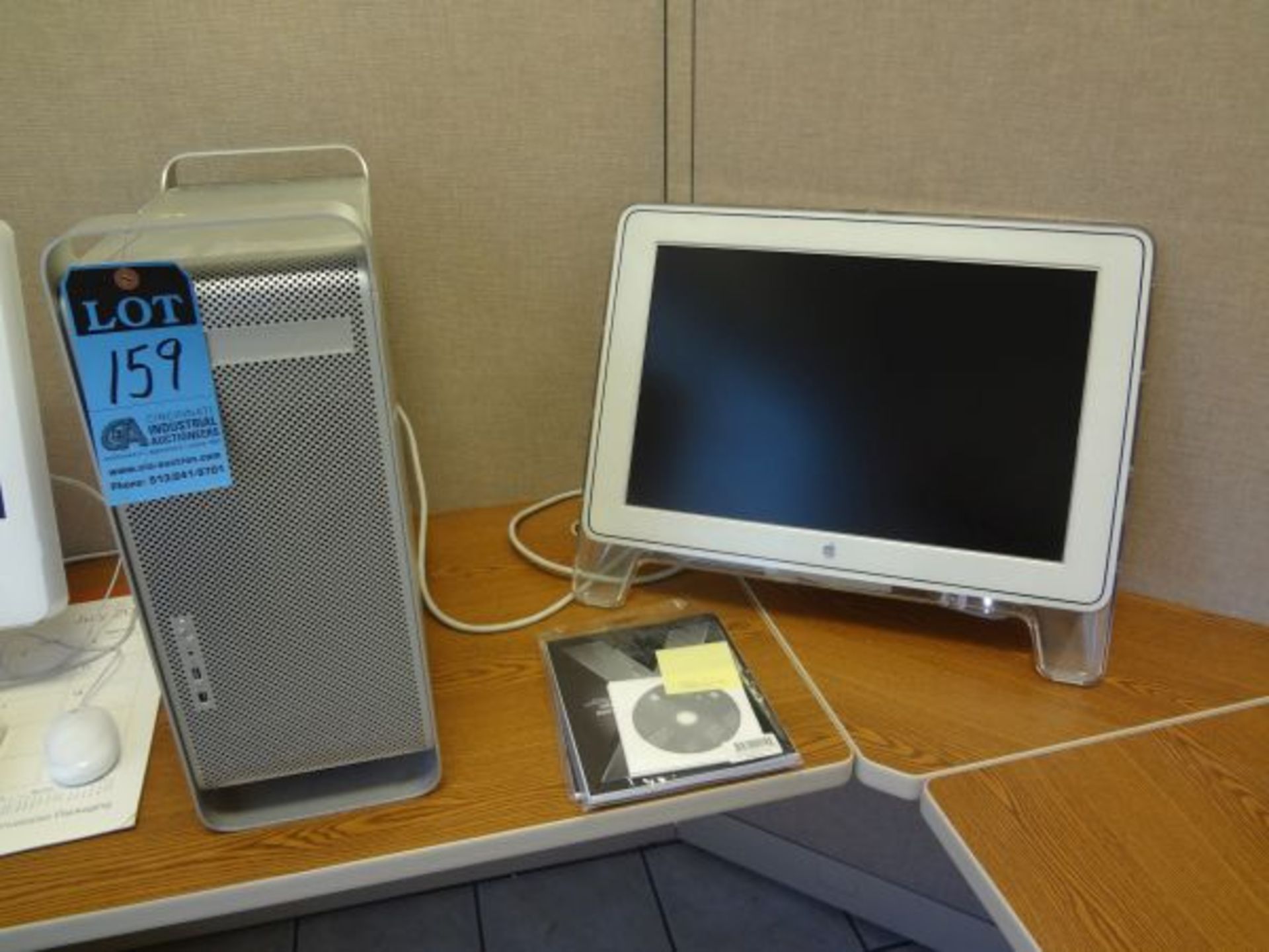 POWER MAC G5 PC WITH 22" APPLE MONITOR