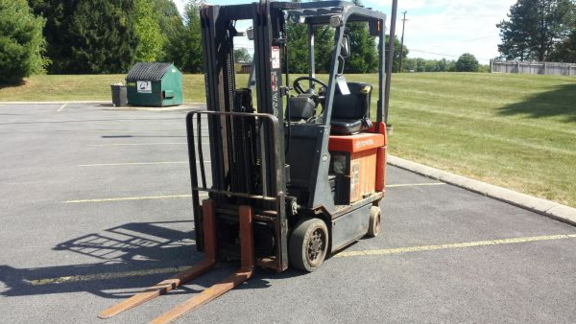 3,000 LB TAYLOR MODEL 7FBCU18 ELECTRIC SIT DOWN LIFT TRUCK; S/N 63138, 189" LIFT HEIGHT - Image 4 of 5