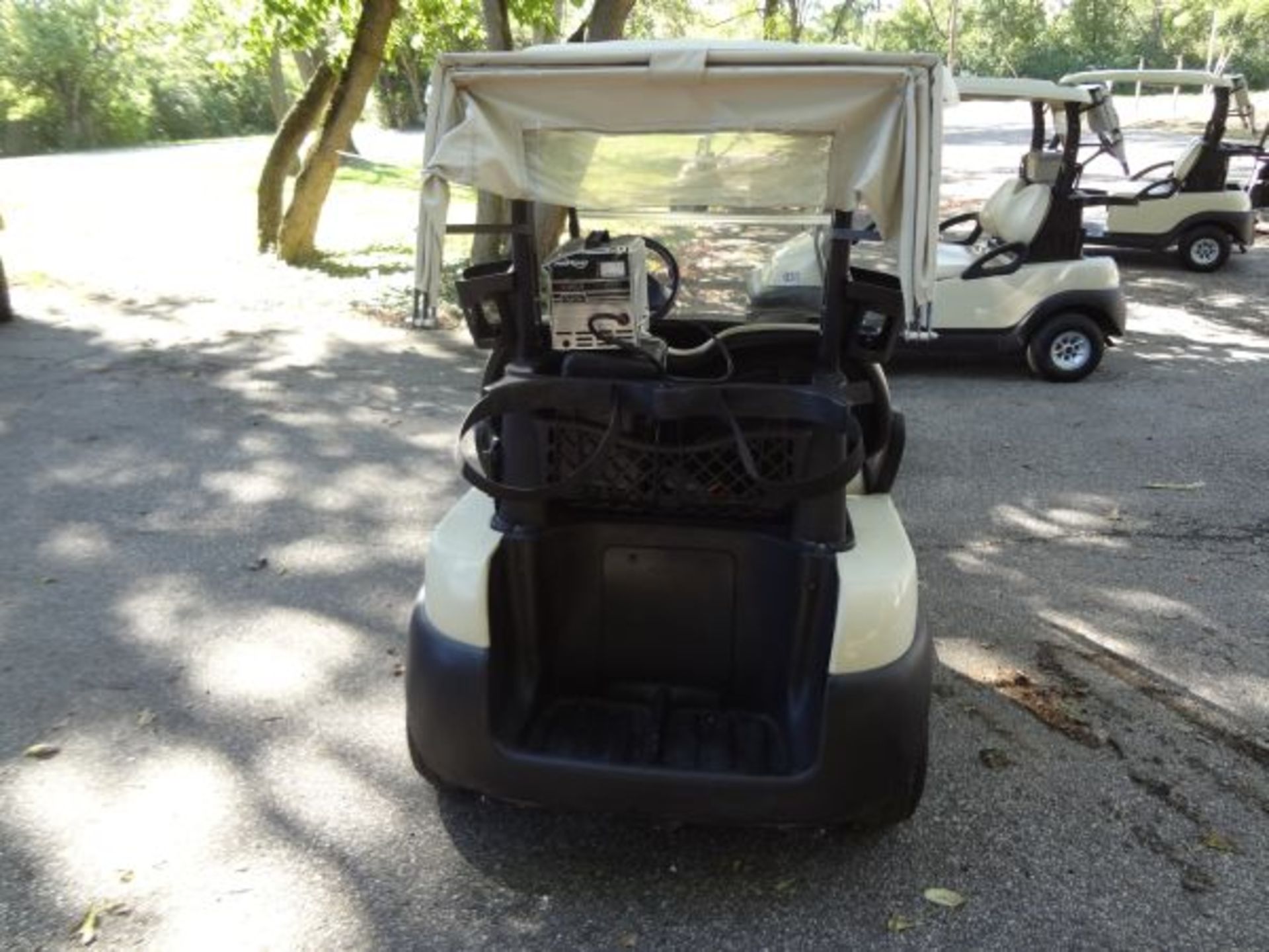 CLUB CAR MODEL CLU PERSONNEL CARRIER / GOLF CART; S/N PH1143-242135, 48 VOLT CHARGER (NEW 2011) - Image 3 of 5