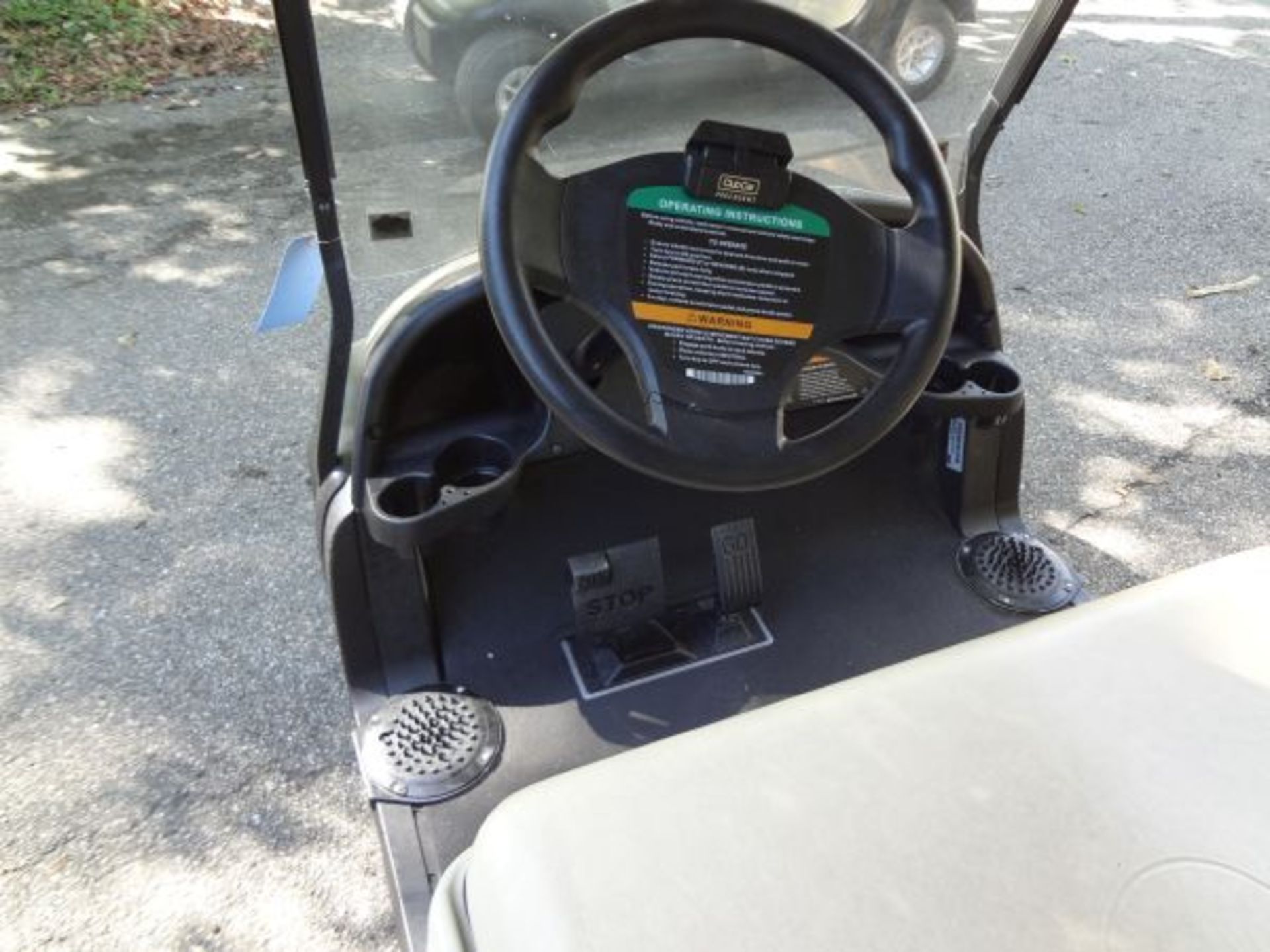 CLUB CAR MODEL CLU PERSONNEL CARRIER / GOLF CART; S/N PH1143-242135, 48 VOLT CHARGER (NEW 2011) - Image 4 of 5