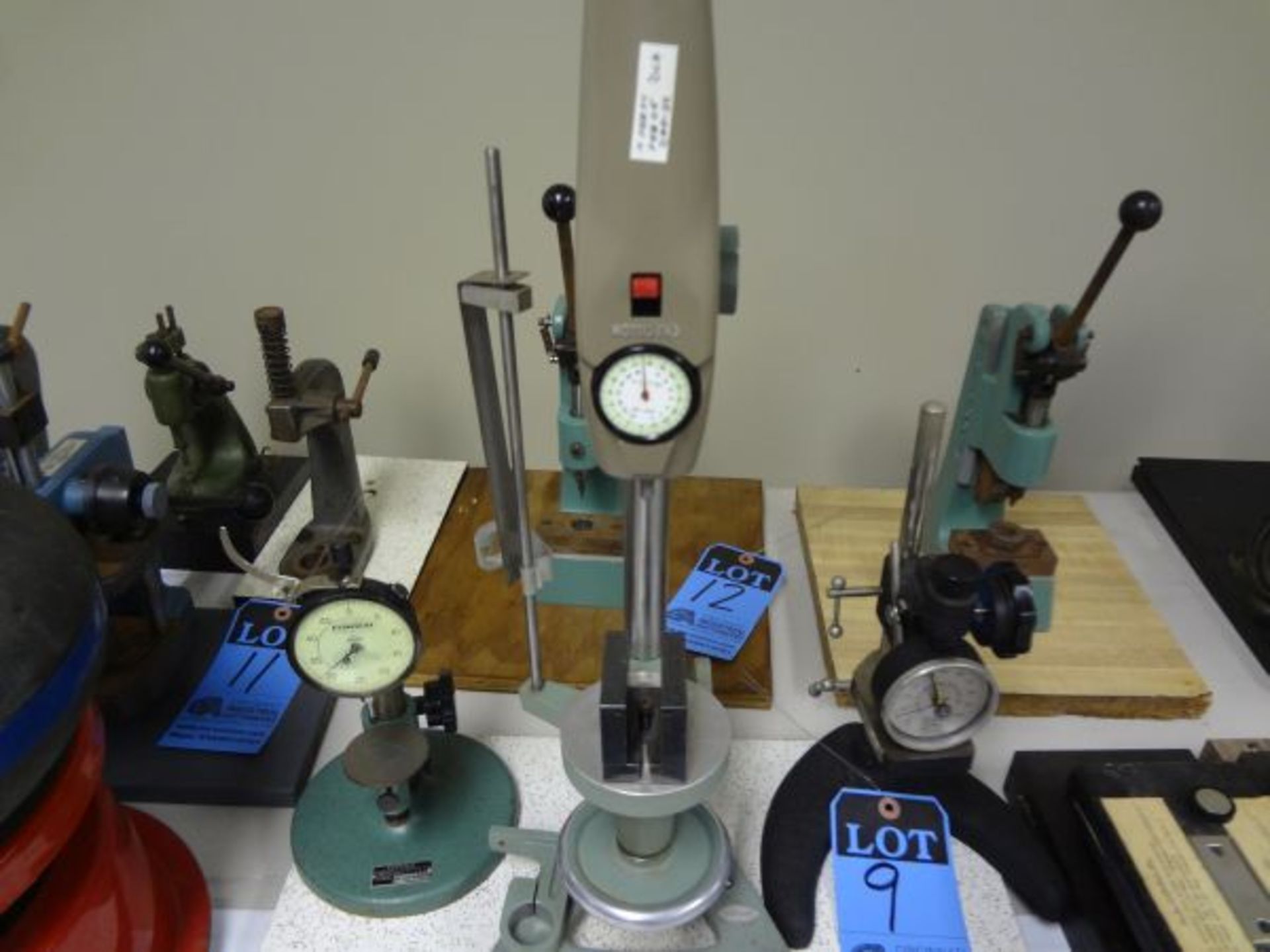 (LOT) MISCELLANEOUS INSPECTION GUAGES, BLOCK GUAGES, DIAL GUAGES, MICROMETERS - Image 2 of 3