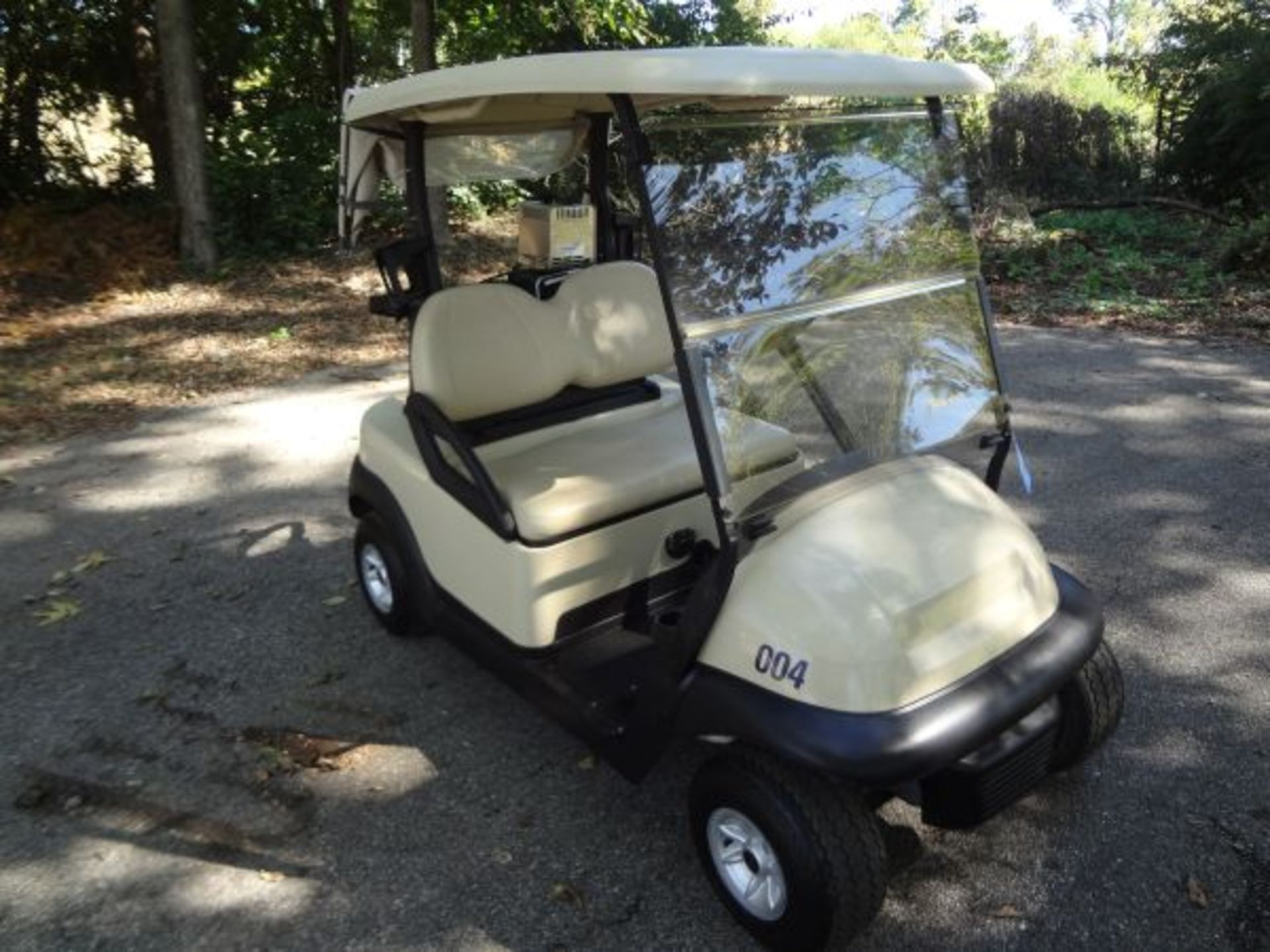 CLUB CAR MODEL CLU PERSONNEL CARRIER / GOLF CART; S/N PH1143-242135, 48 VOLT CHARGER (NEW 2011) - Image 2 of 5