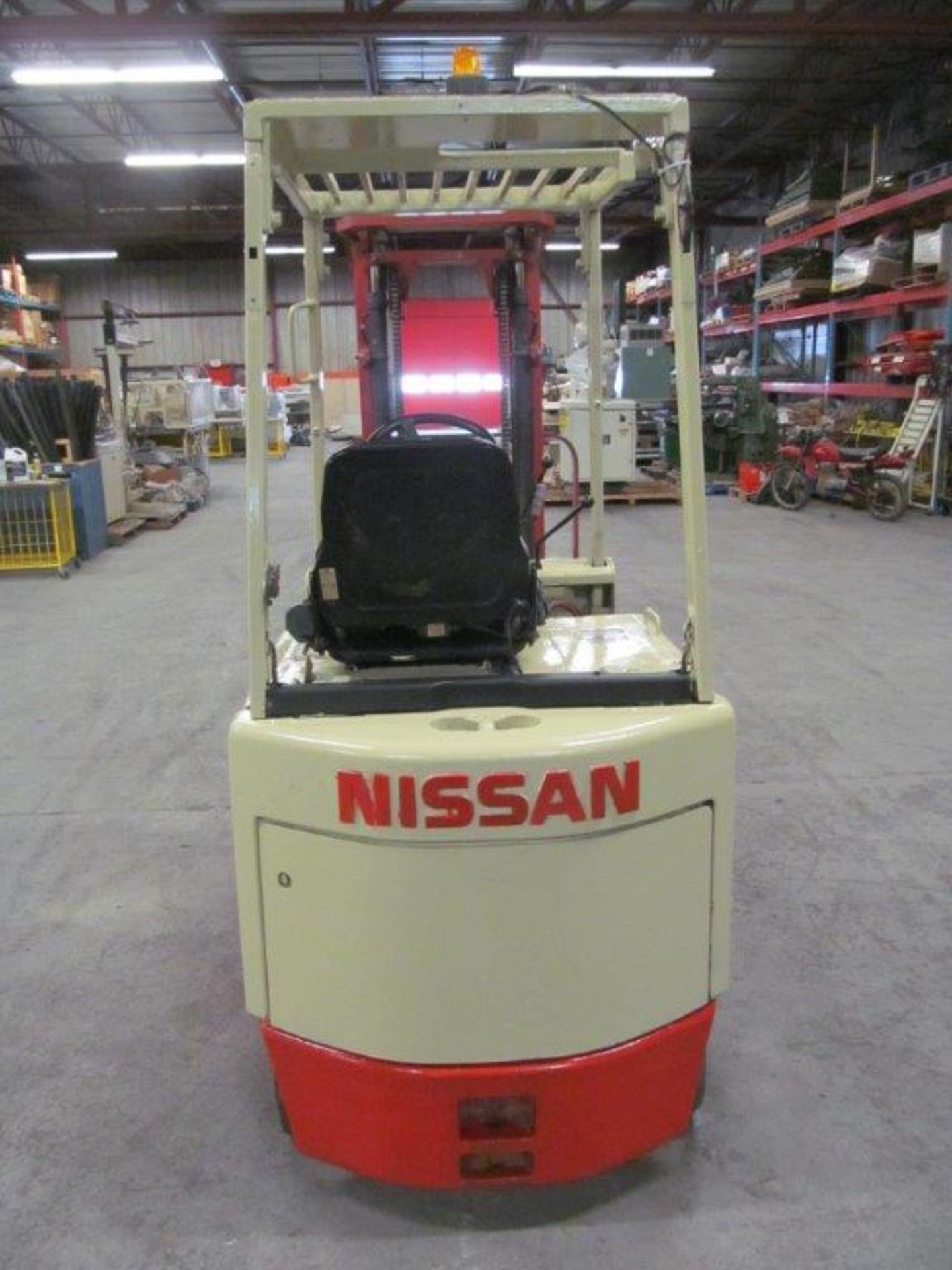 NISSAN ELECTRIC FORKLIFT MODEL CYM02L20S @4000LB CAPACITY 48VOLTS C/W CHARGER "AS-IS" - Image 4 of 11