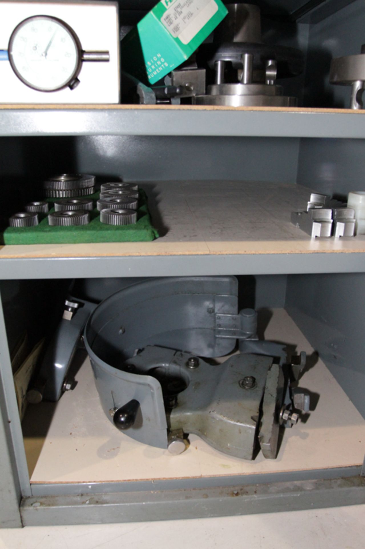 MONARCH TOOLROOM LATHE MOD. EE, 12-1/2" X 20", W/ HONING KIT, COLLETS, 8" 4-JAW CHUCK, 8" 3-JAW - Image 7 of 10