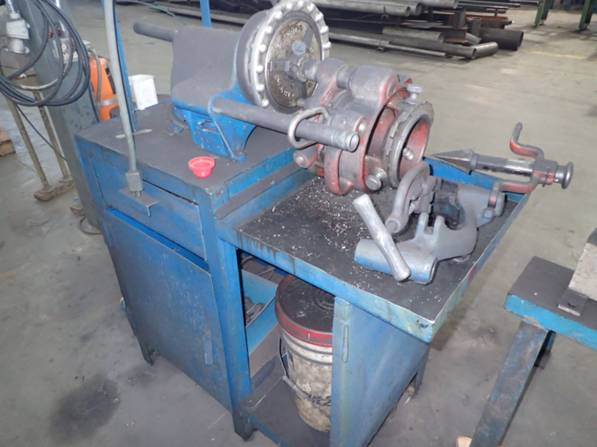 RIDGIG 300 PIPE THREADER W/ TOOLING