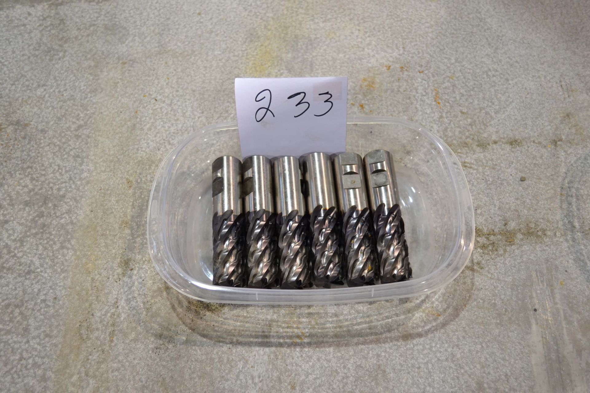 LOT OF END MILLS (LOCATED IN VAUDREUIL, QC)