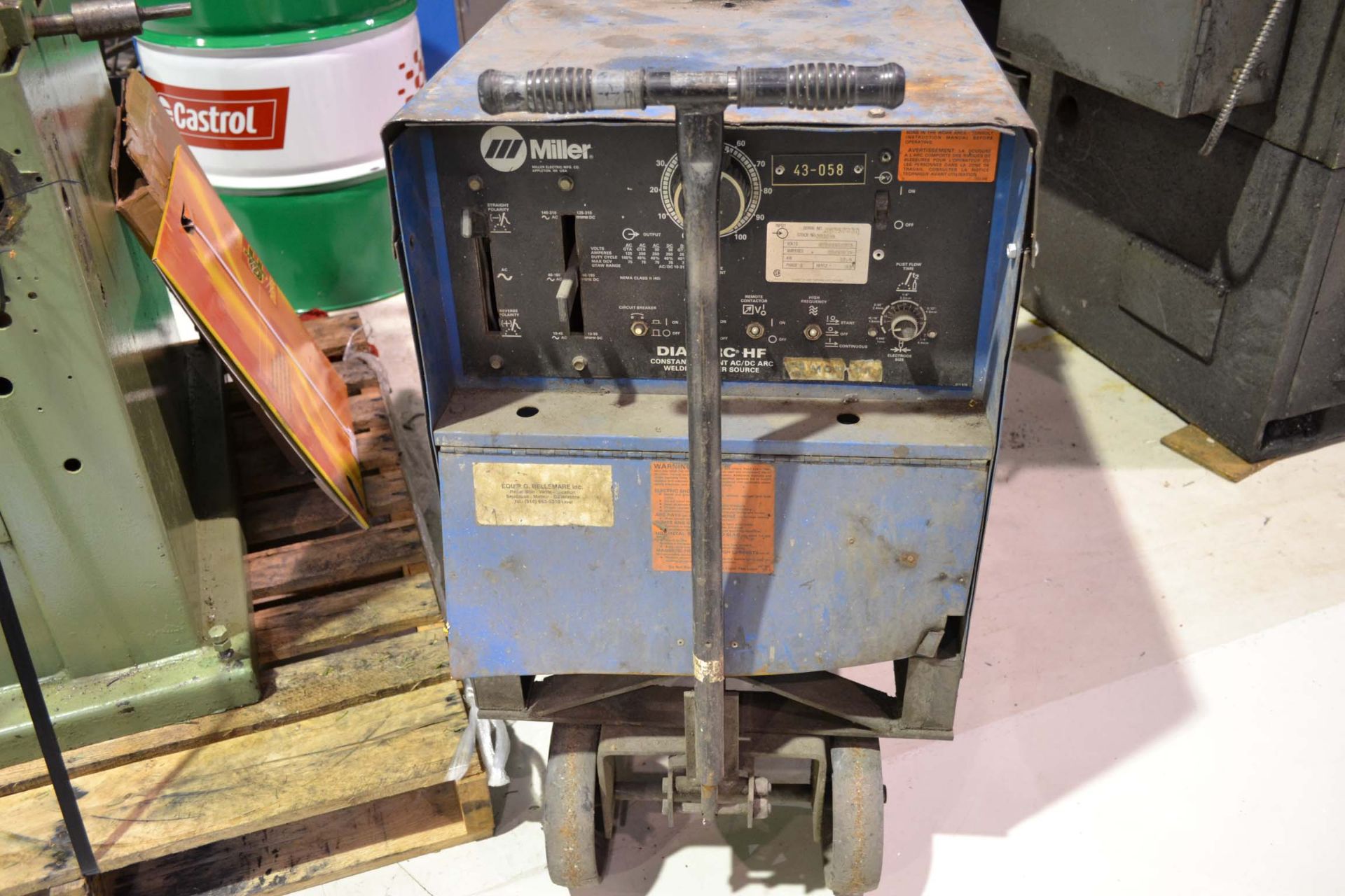 MILLER WELDER MOD. DIALARC HF, 250 AMP, S/N: JH267780 (LOCATED IN VAUDREUIL, QC)