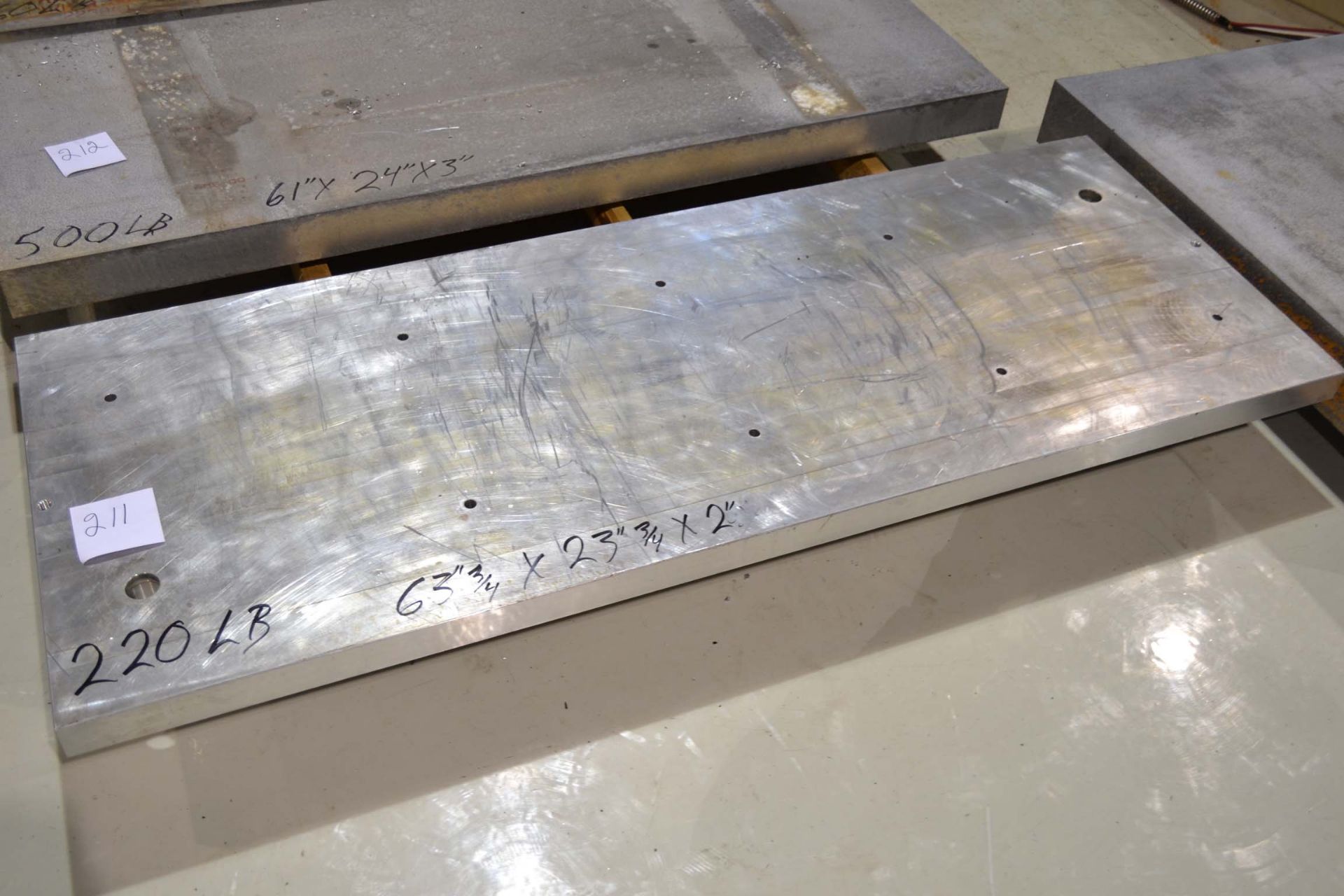 63-3/4" X 23-3/4" X 2" ALUMINUM PLATE (220 LBS) (LOCATED IN VAUDREUIL, QC)