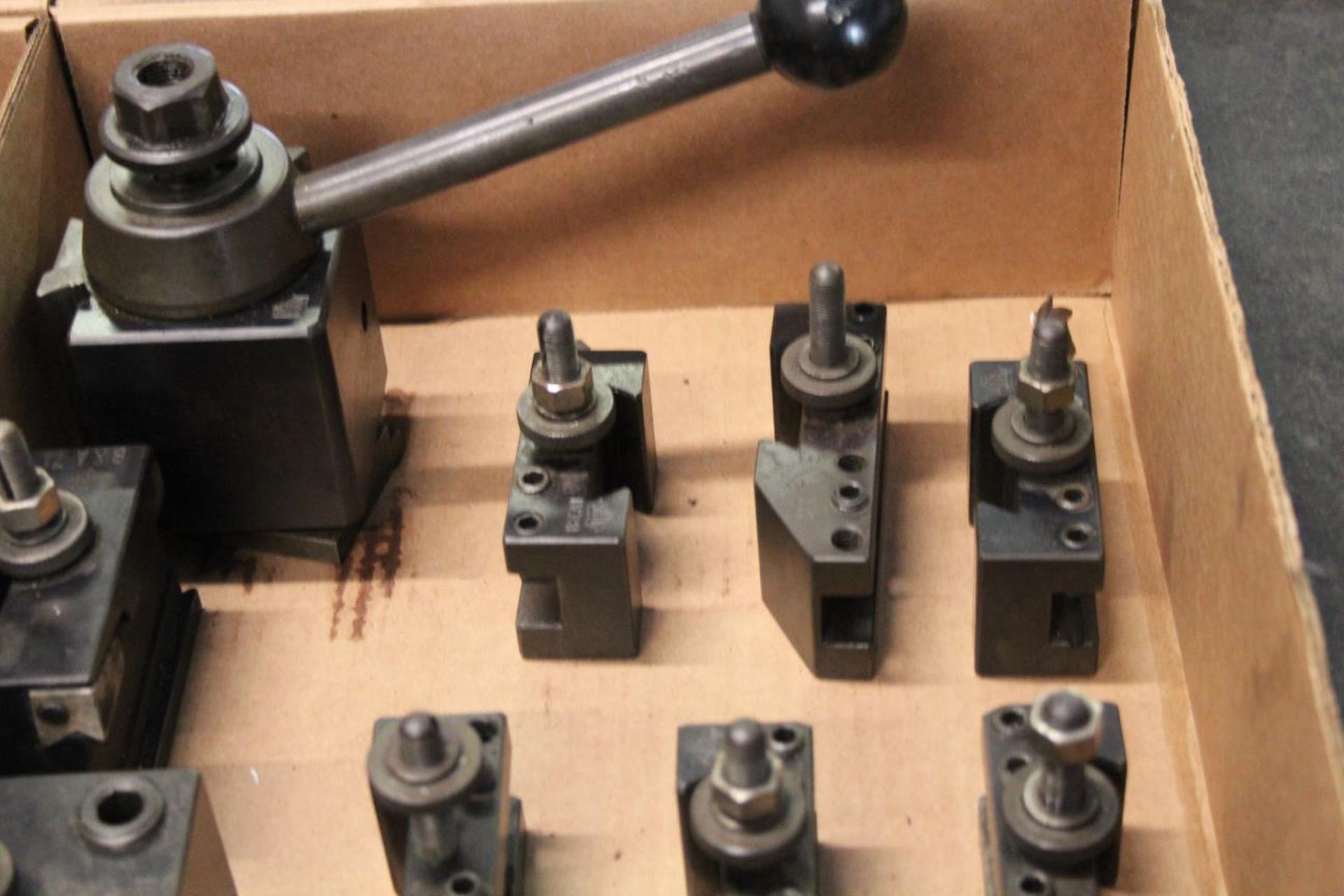 Aloris BXA Tool Post with Holders - Image 4 of 4