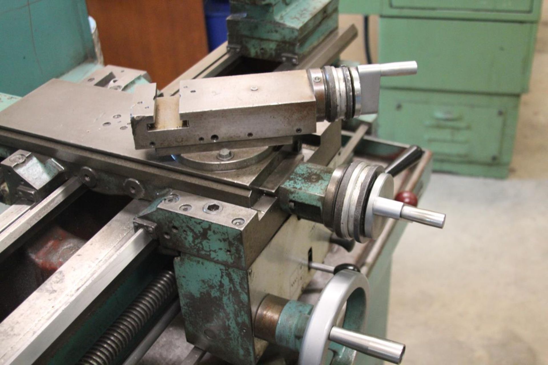 Harrison M-300 Engine Lathe 13" X 25", Includes 8" Yuasa 3 Jaw Chuck & Taper Attachment - Image 3 of 7