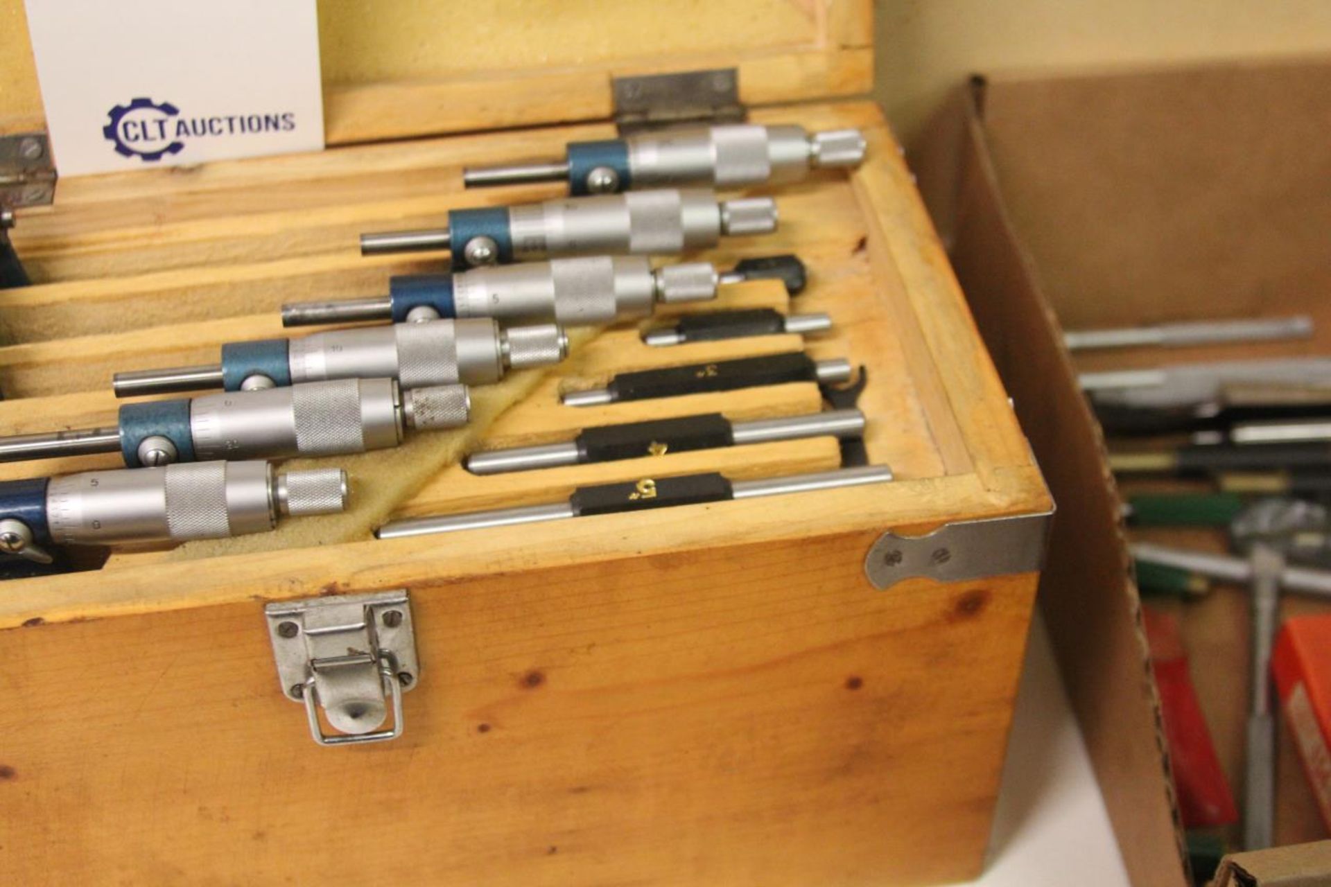 0-6" Micrometer Set W/ Standards .0001" Res, Carbide Tip, Ratcheting. MFG Unknown - Image 4 of 4