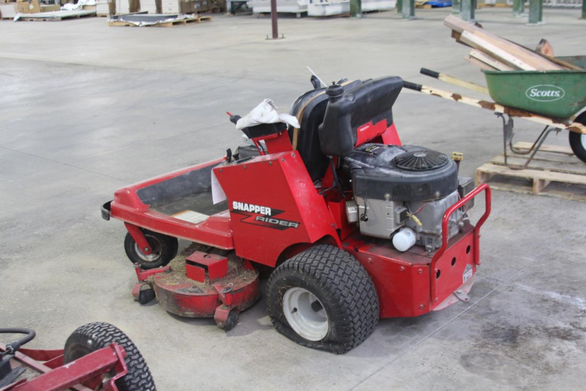 Snapper YZ20484BVE  Yard Cruiser 48" Zero Turn  Mower, 20hp Briggs & Stratton Gas Engine - Image 8 of 8