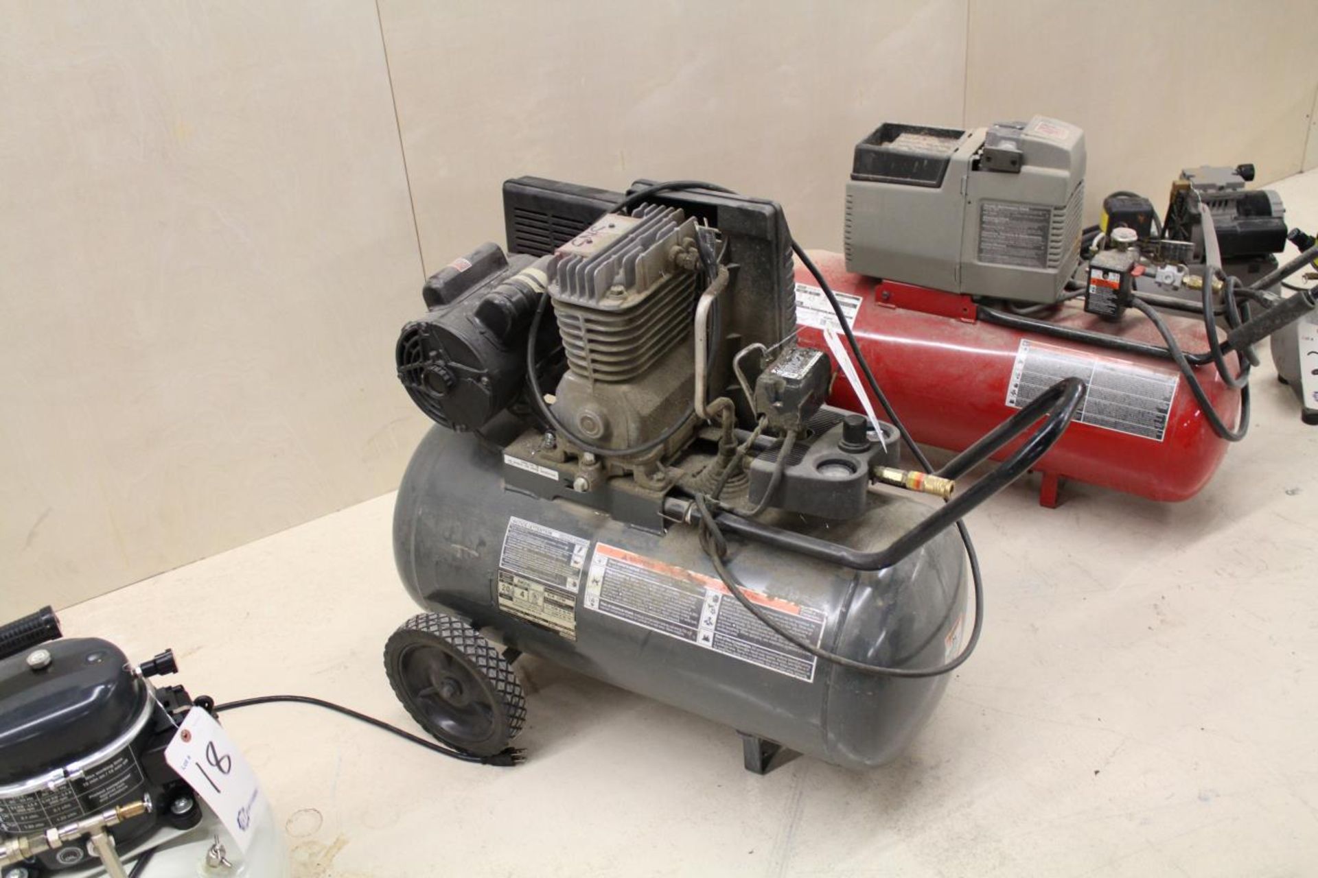 DeVILBISS IR4E20AD Compressor 20 Gallon, 2 Cylinder 4hp/120/240v, wired 120v - Image 2 of 4