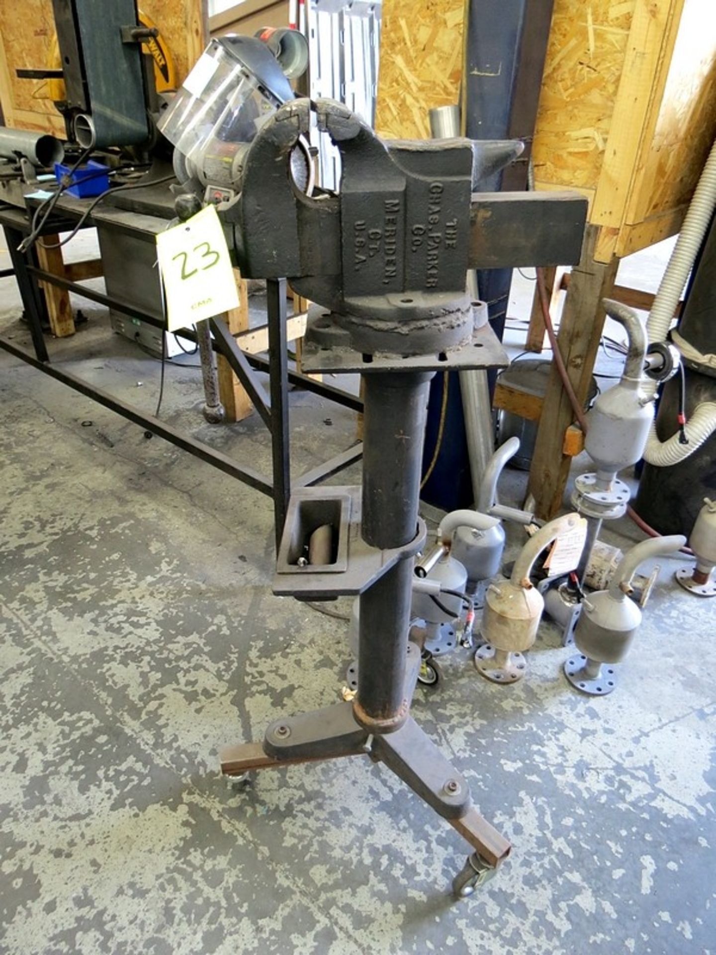 Portable Vice on Floor Stand