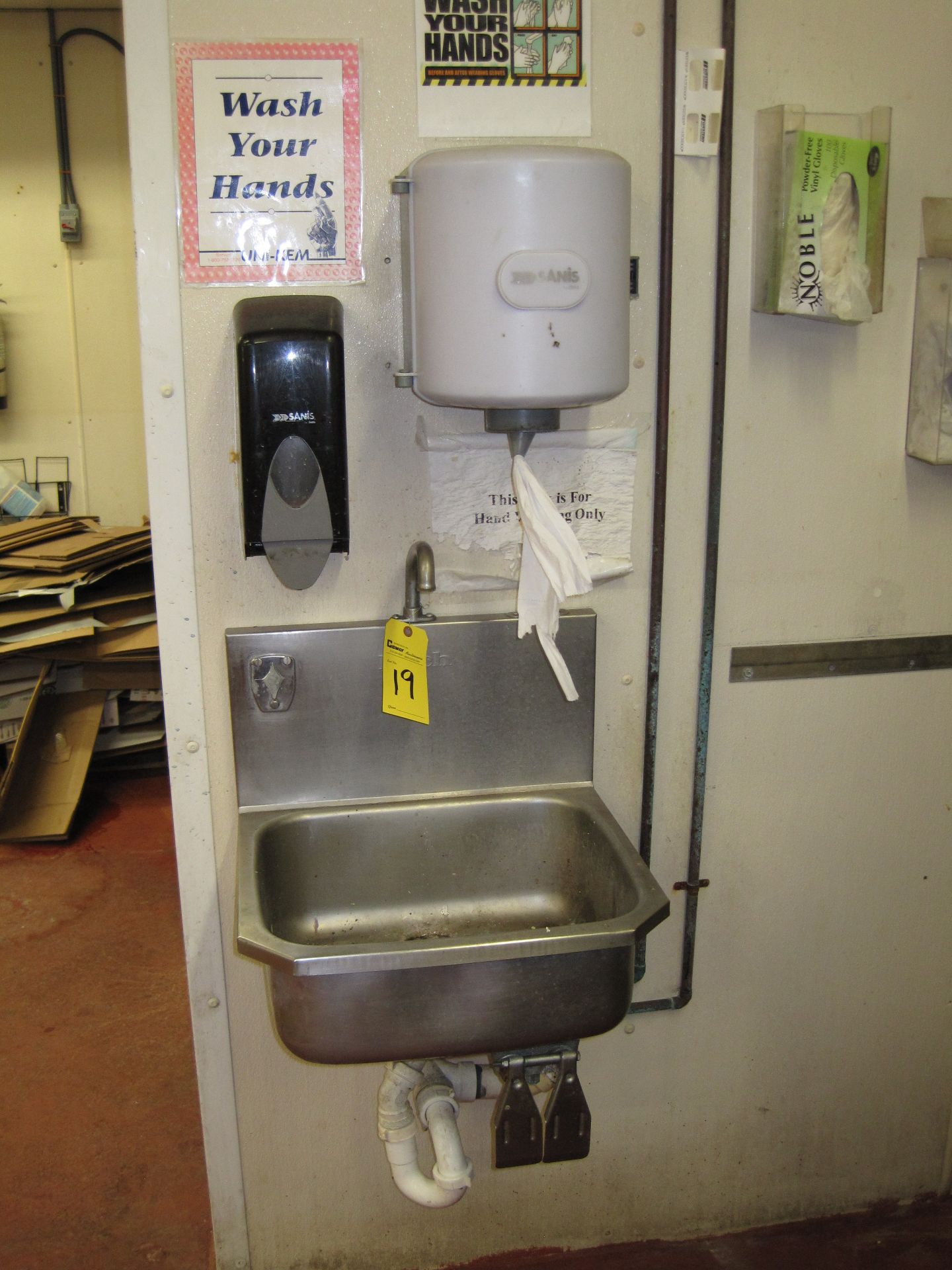 Hand Sink w/Towel Dispenser