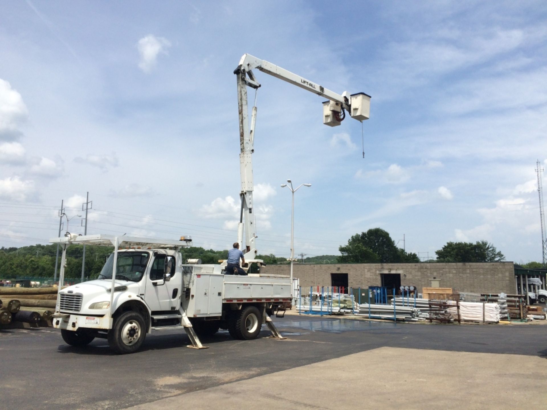 2004 Freightliner M-2 Bucket Truck- Year-2004 Miles- 159,990 Hours- 17,933 VIN-1FVACXCS64HN21124 - Image 4 of 51