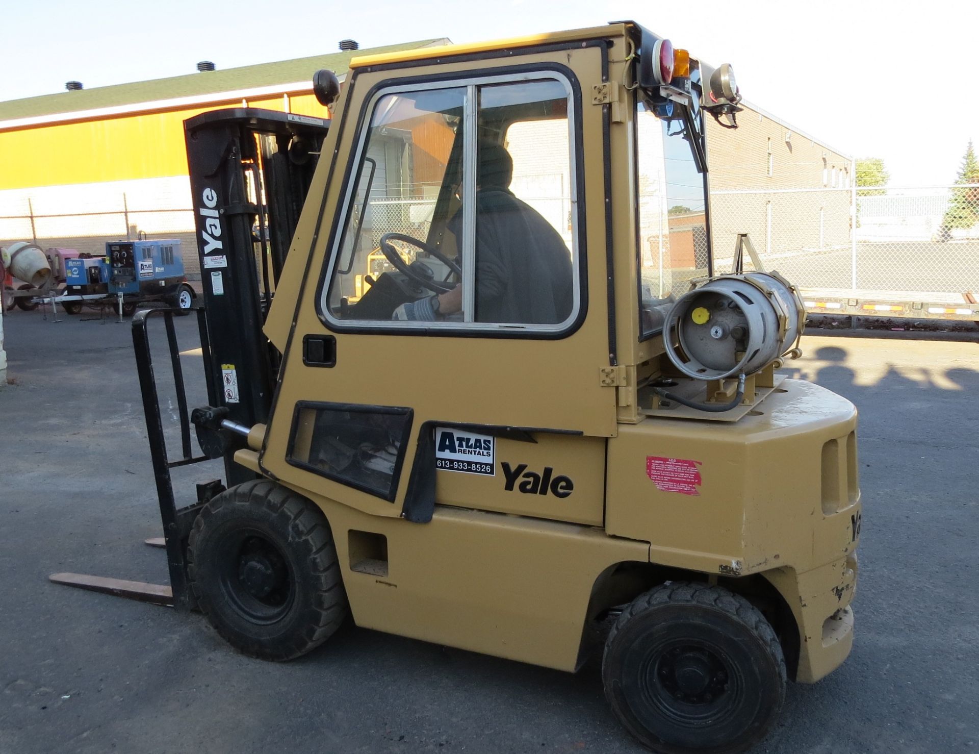 Yale Propane ForkliFt with Cabin 4000lbs - Image 4 of 9