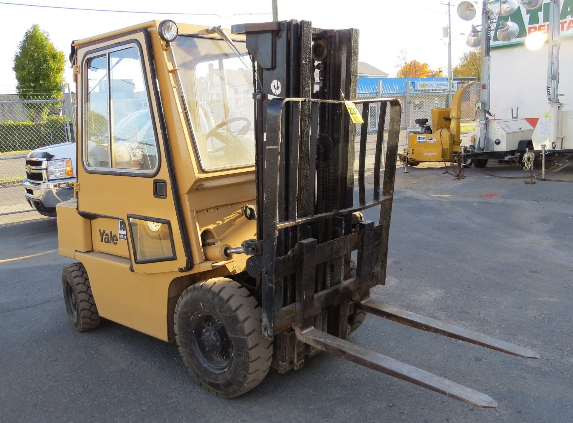 Yale Propane ForkliFt with Cabin 4000lbs - Image 2 of 9