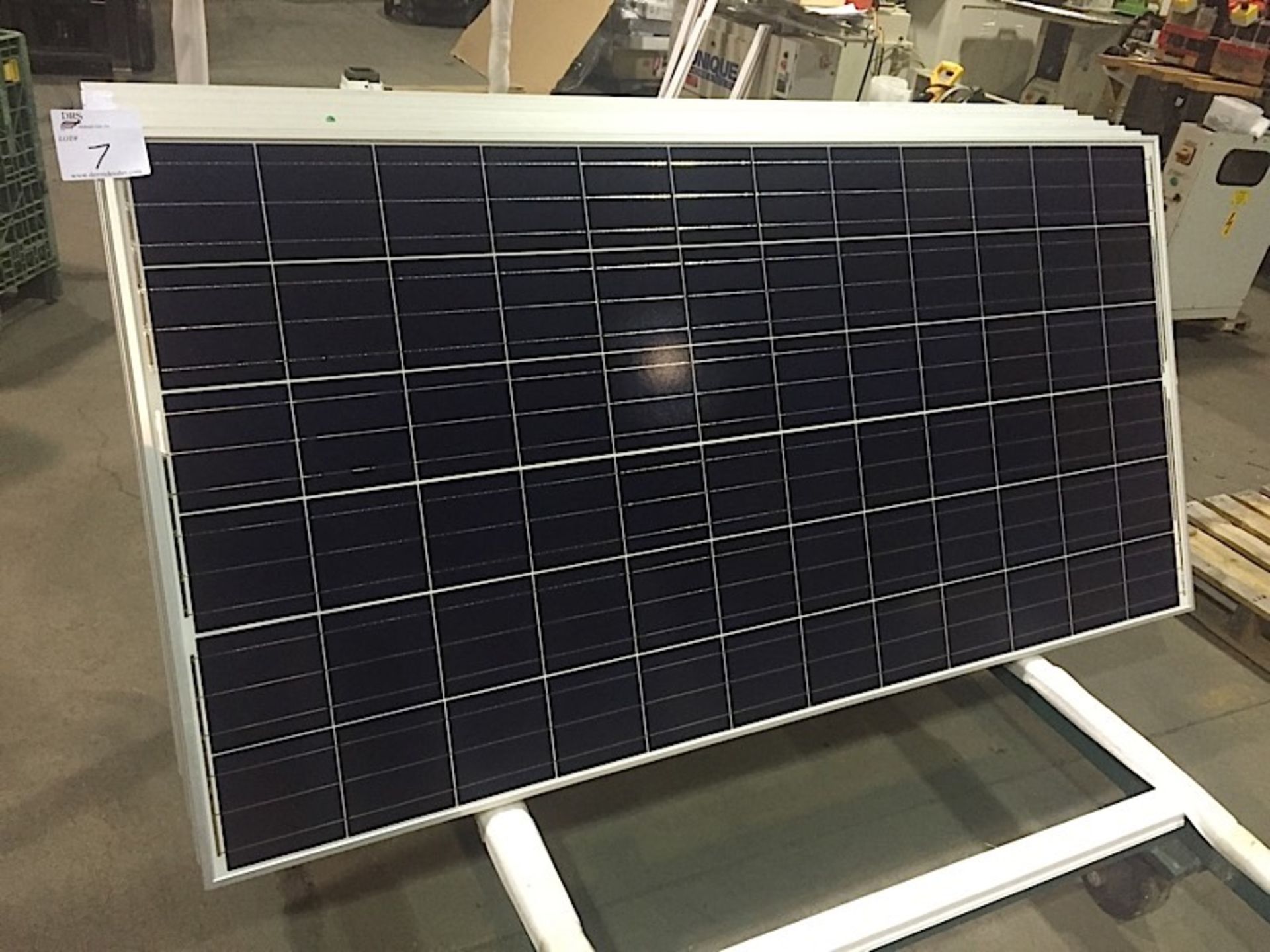 LOT OF (1) 305 WATT SOLAR PANEL