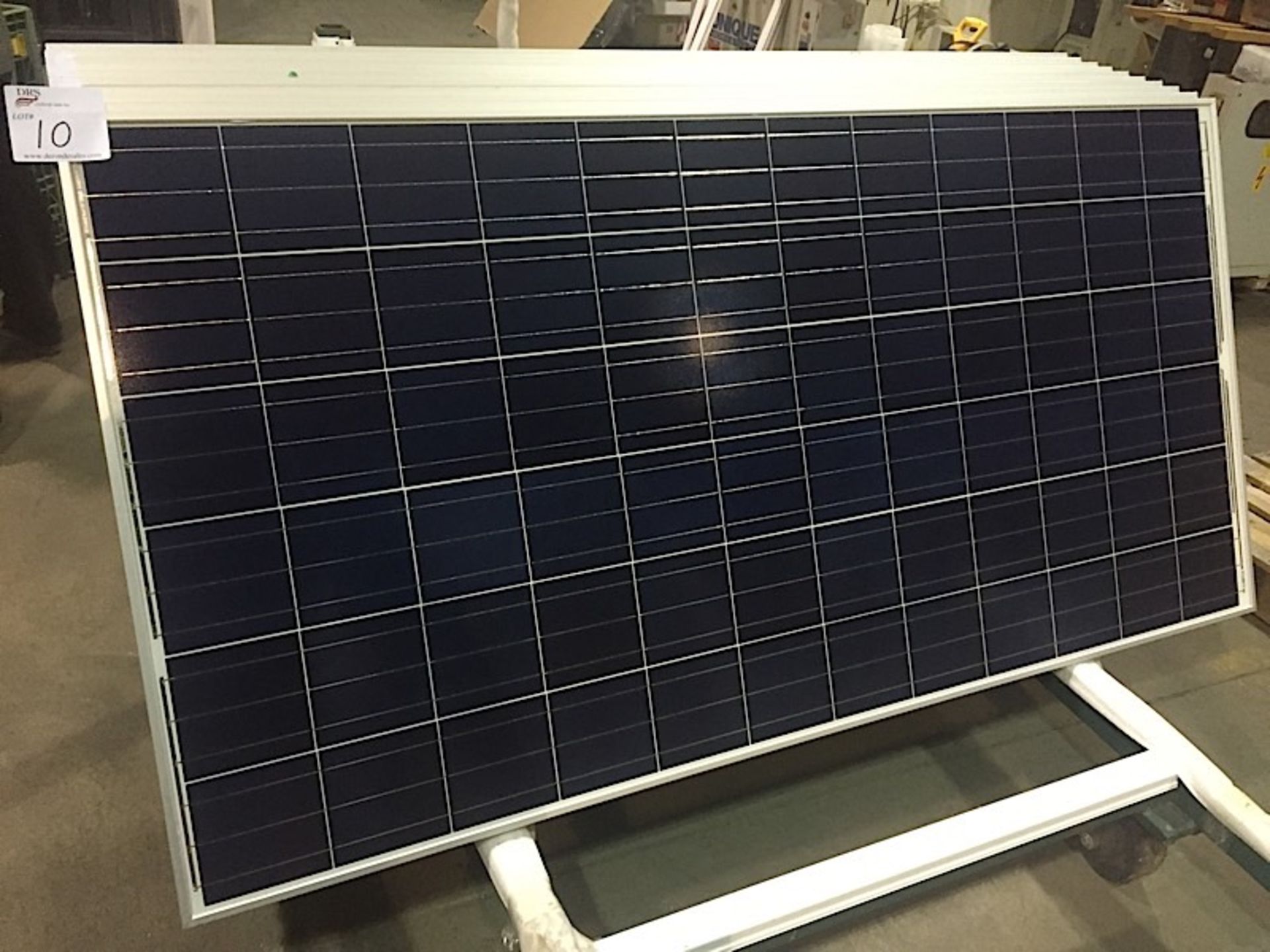 LOT OF (1) 305 WATT SOLAR PANEL