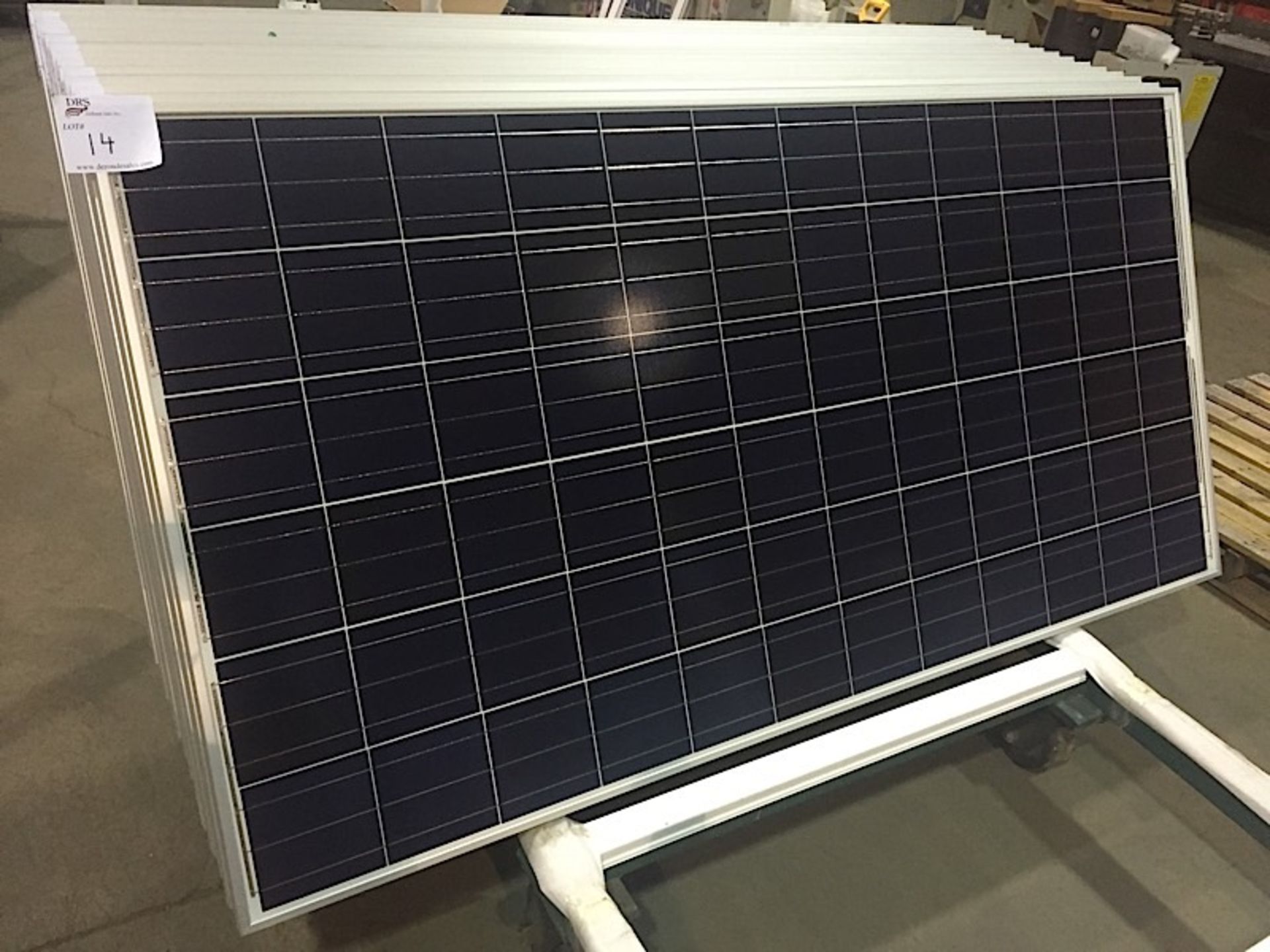 LOT OF (1) 305 WATT SOLAR PANEL