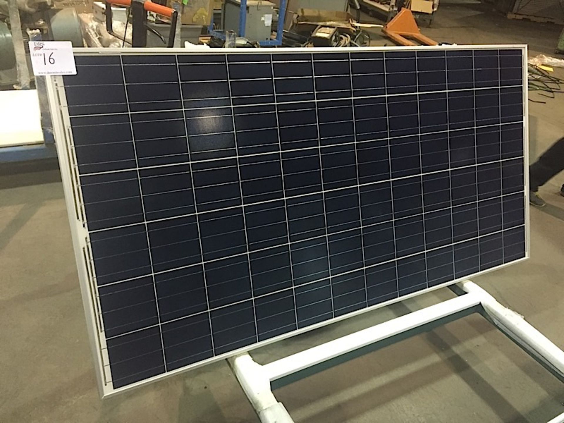 LOT OF (1) 305 WATT SOLAR PANEL