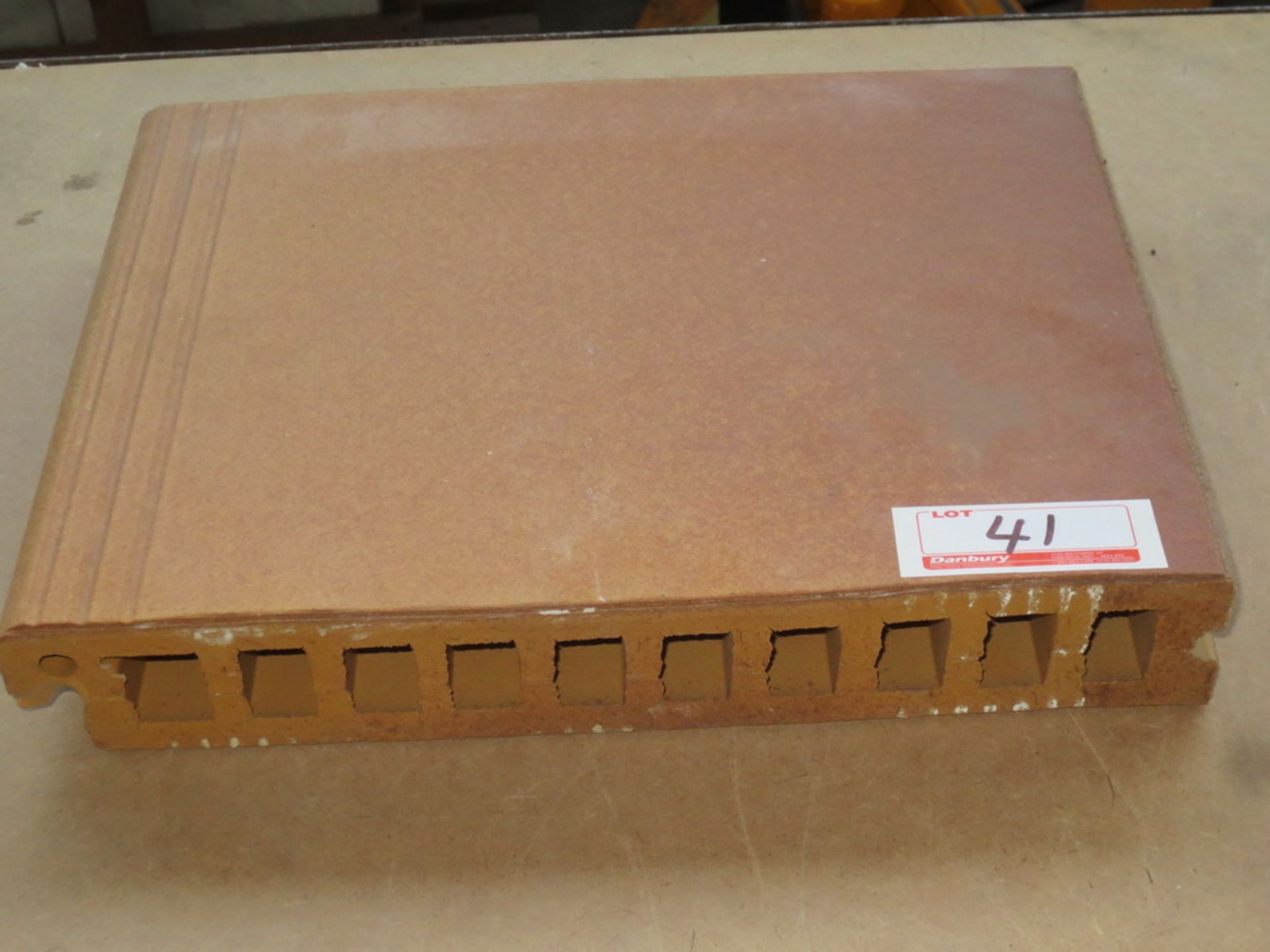 143 - SQ. FT. KINKER BROWN APPROX 9.5X14 - STEPS 4 BOXES - GR20 - GR72- GR56