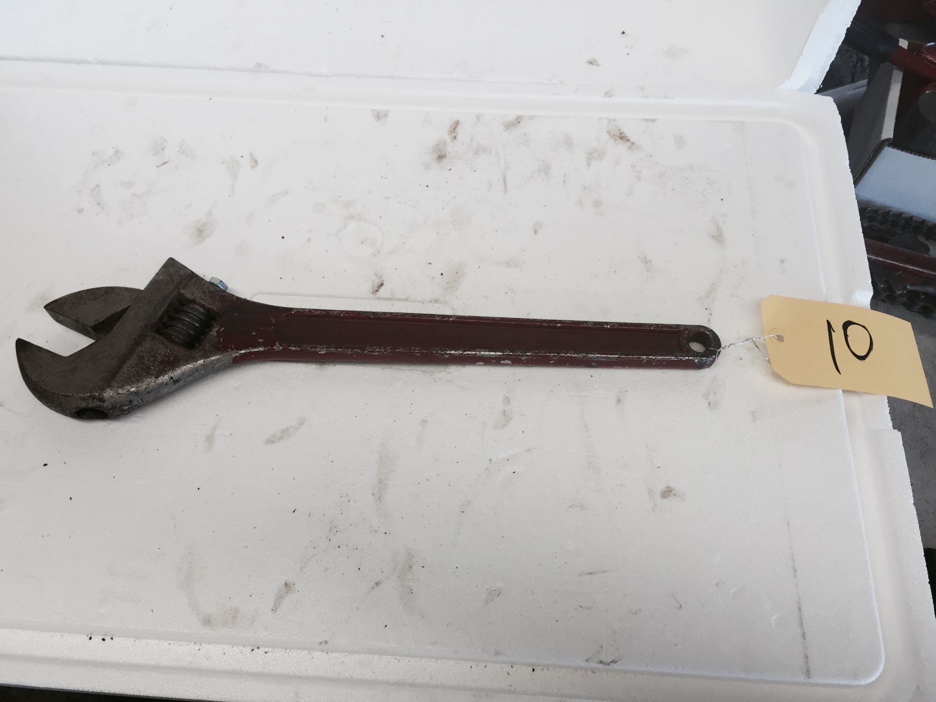 Wrench, adjustable