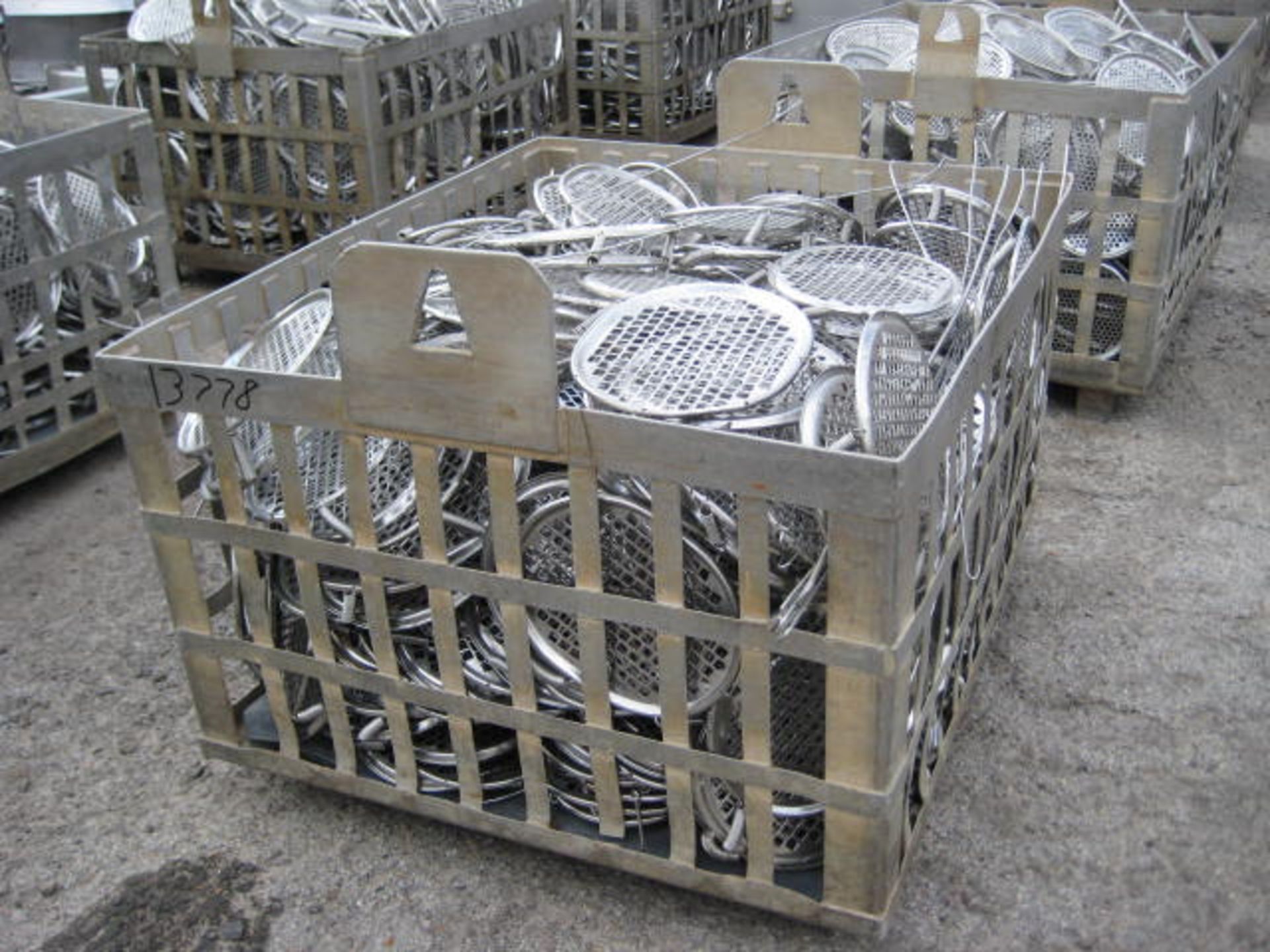S/S slat basket of oval ham screens, 250 sq screens are 11.5"W by 13.25"L, - Image 2 of 2