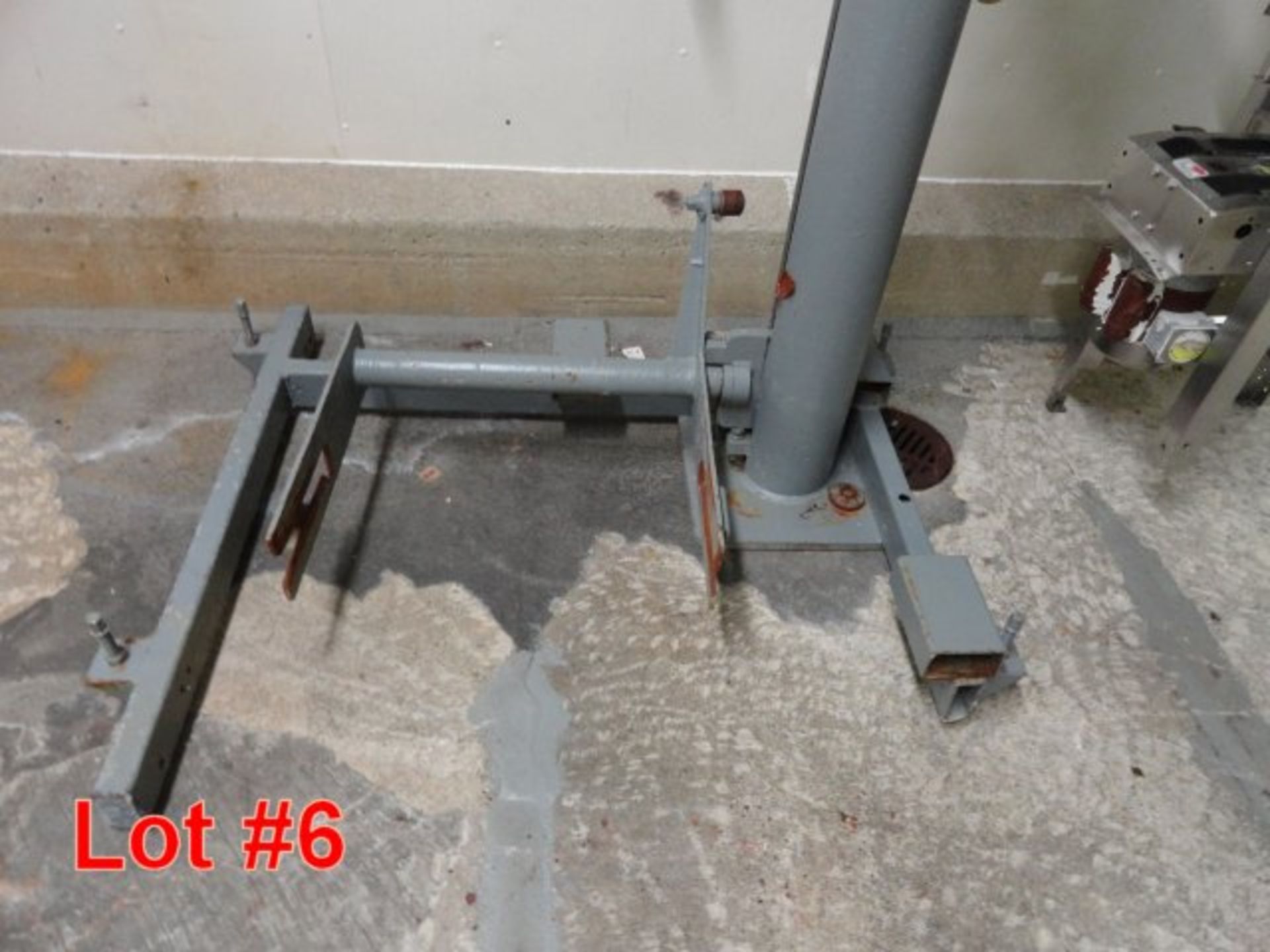 STEEL PIPE STYLE COLUMN LIFT, ELECTRIC DRIVE - Image 3 of 3