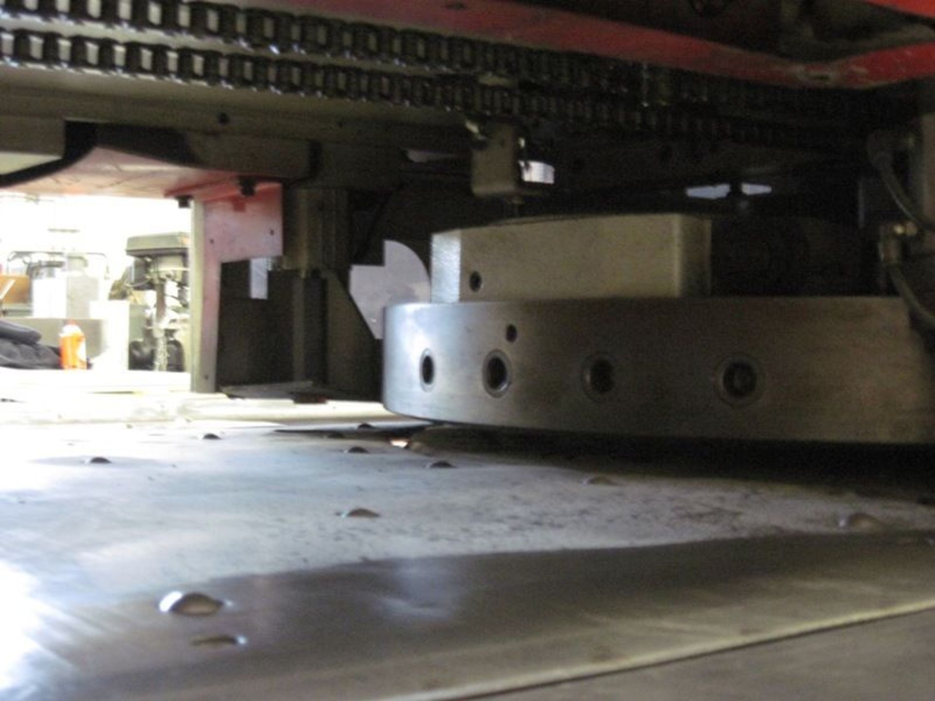 22 Tons 40"Thr Nisshinbo HTP-1000 CNC TURRET PUNCH - Image 5 of 8