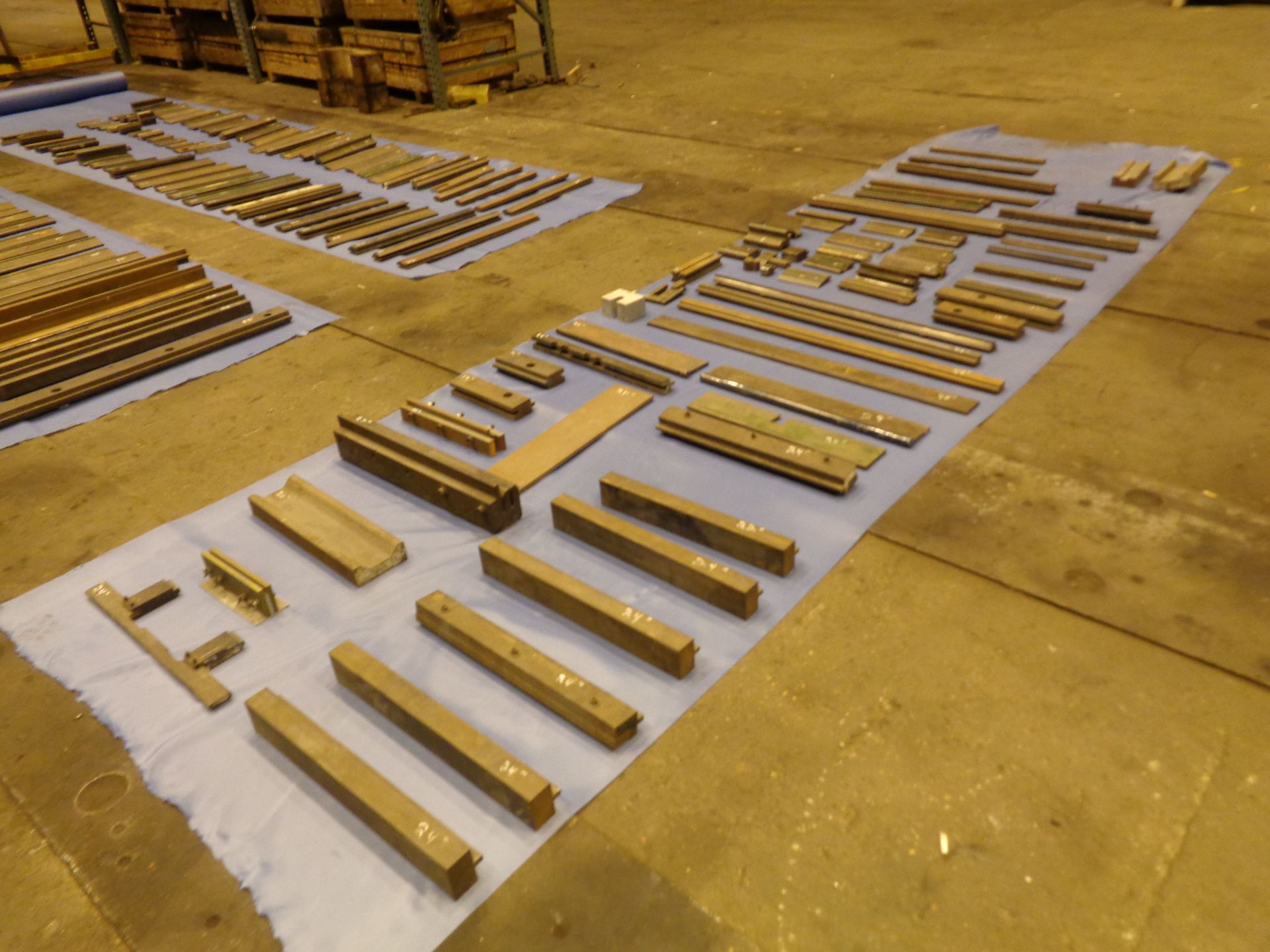 Huge Lot 190 pcs Press Brake Dies - Image 6 of 26