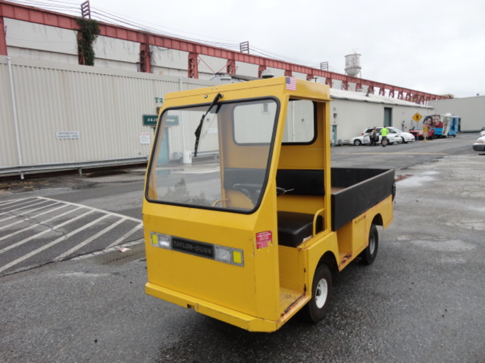 2009 Taylor Dunn Gas Powered Truck - Image 3 of 9