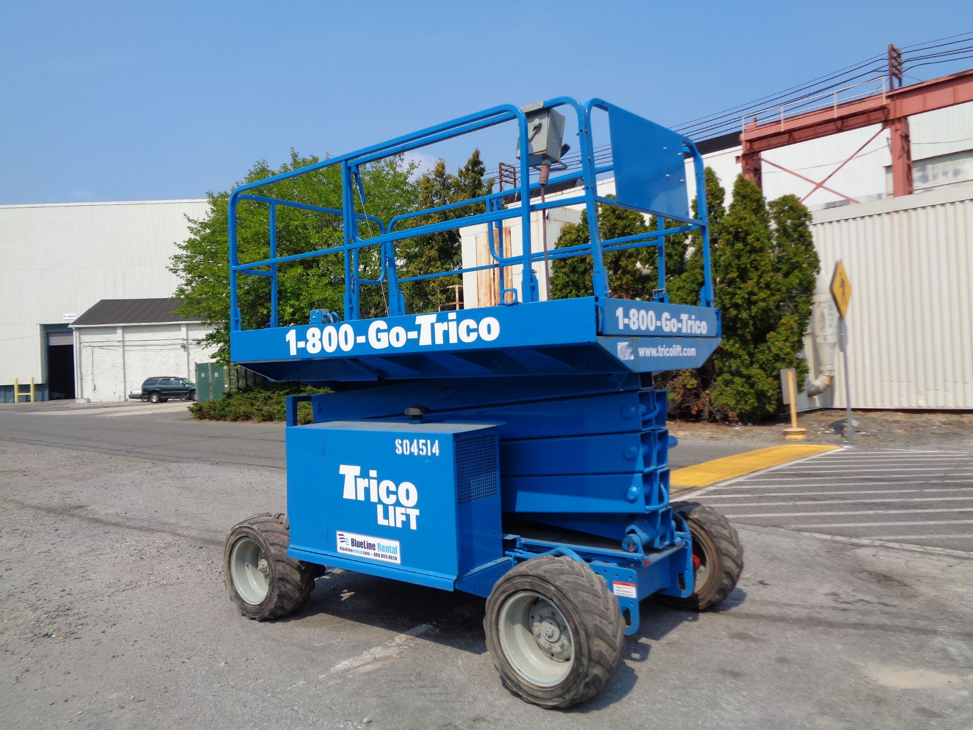 2008 MEC 3072 RT Scissor Lift - Rough Terrain - 4x4 - Duel Fuel - 30 ft Height - Image 3 of 12