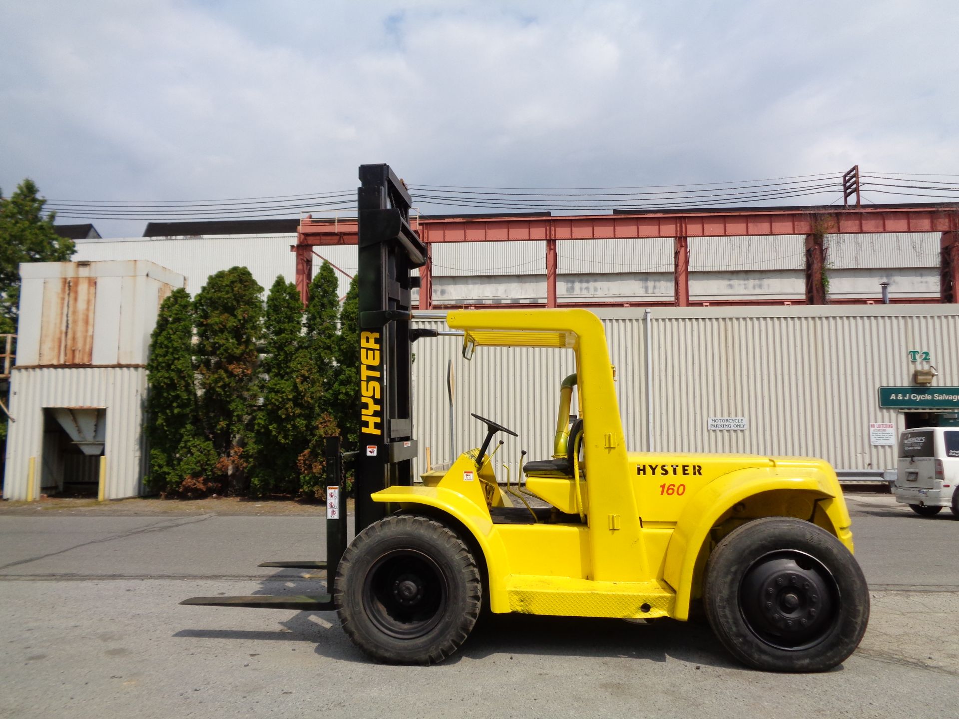Hyster 16,000 lbs Forklift