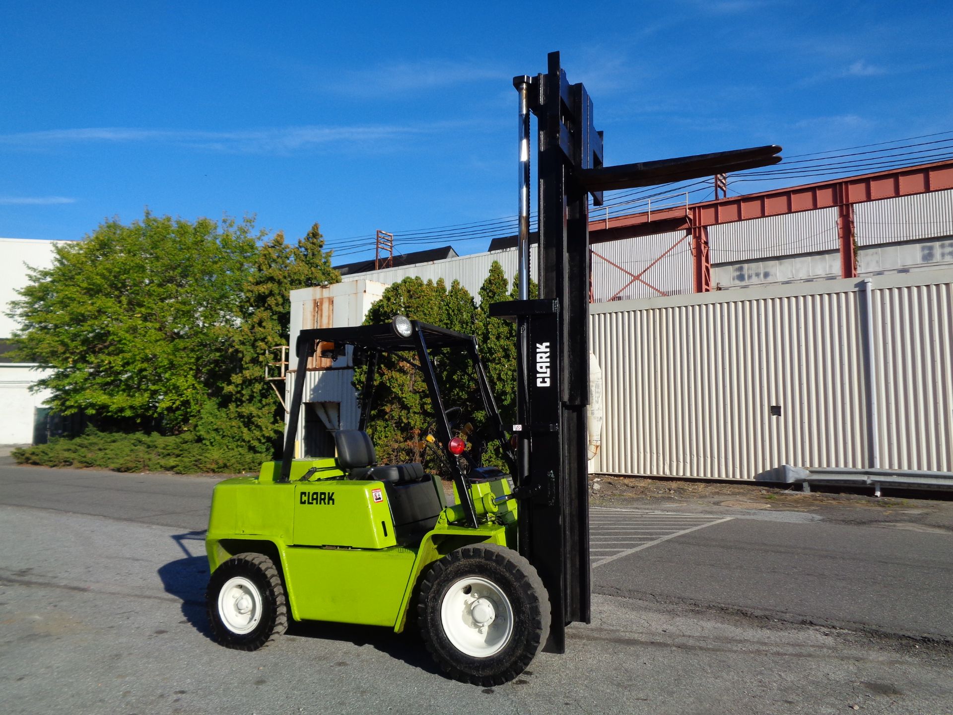 Clark C500-YS80 8,000 LBS Pneumatic Forklift - Image 10 of 11