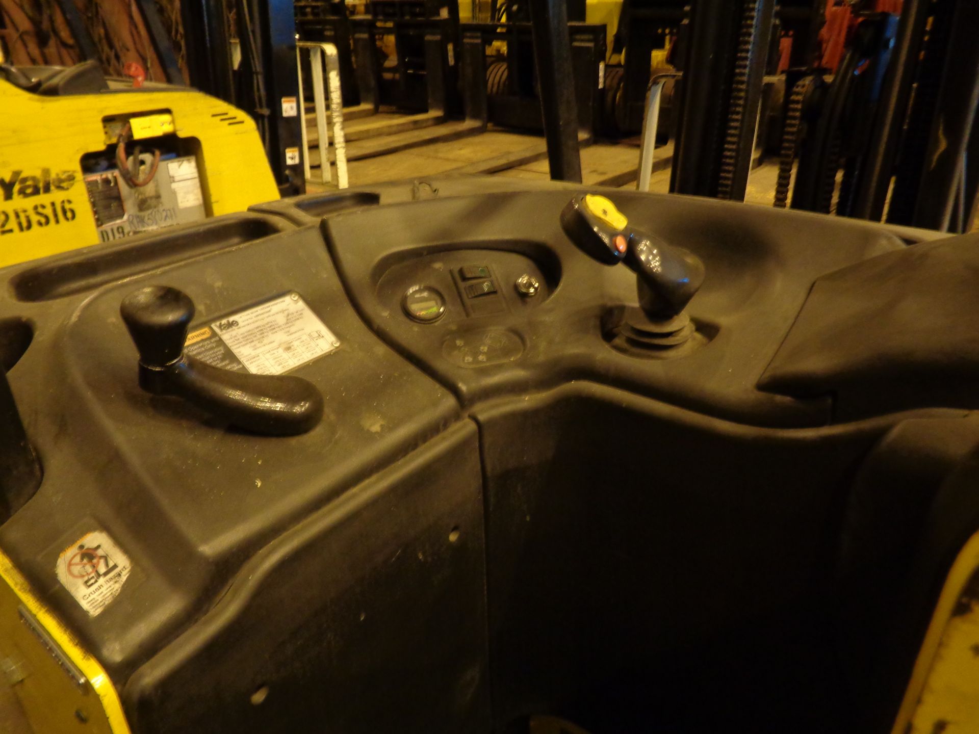 2008 Yale Electric 3,000 lbs Forklift -Triple Mast  - Side Shift - Image 3 of 3