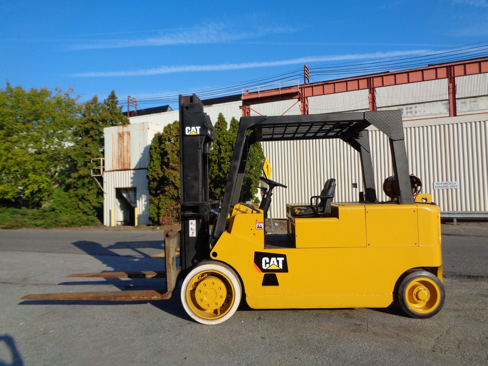 Caterpillar T200 20,000 lbs Cushion Tire Forklift - Image 3 of 11